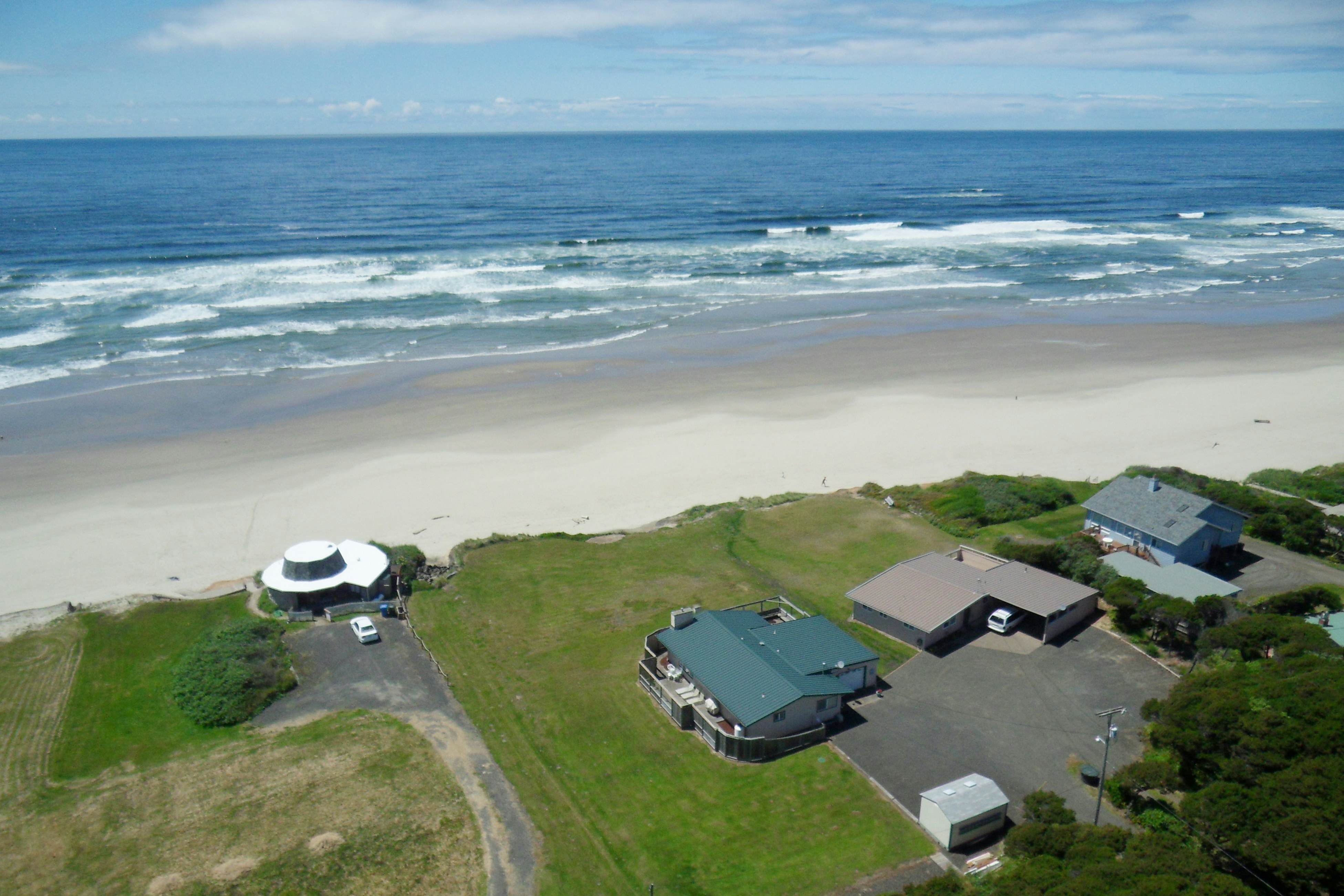 Sparkling Sands Oceanfront w Hot Tub