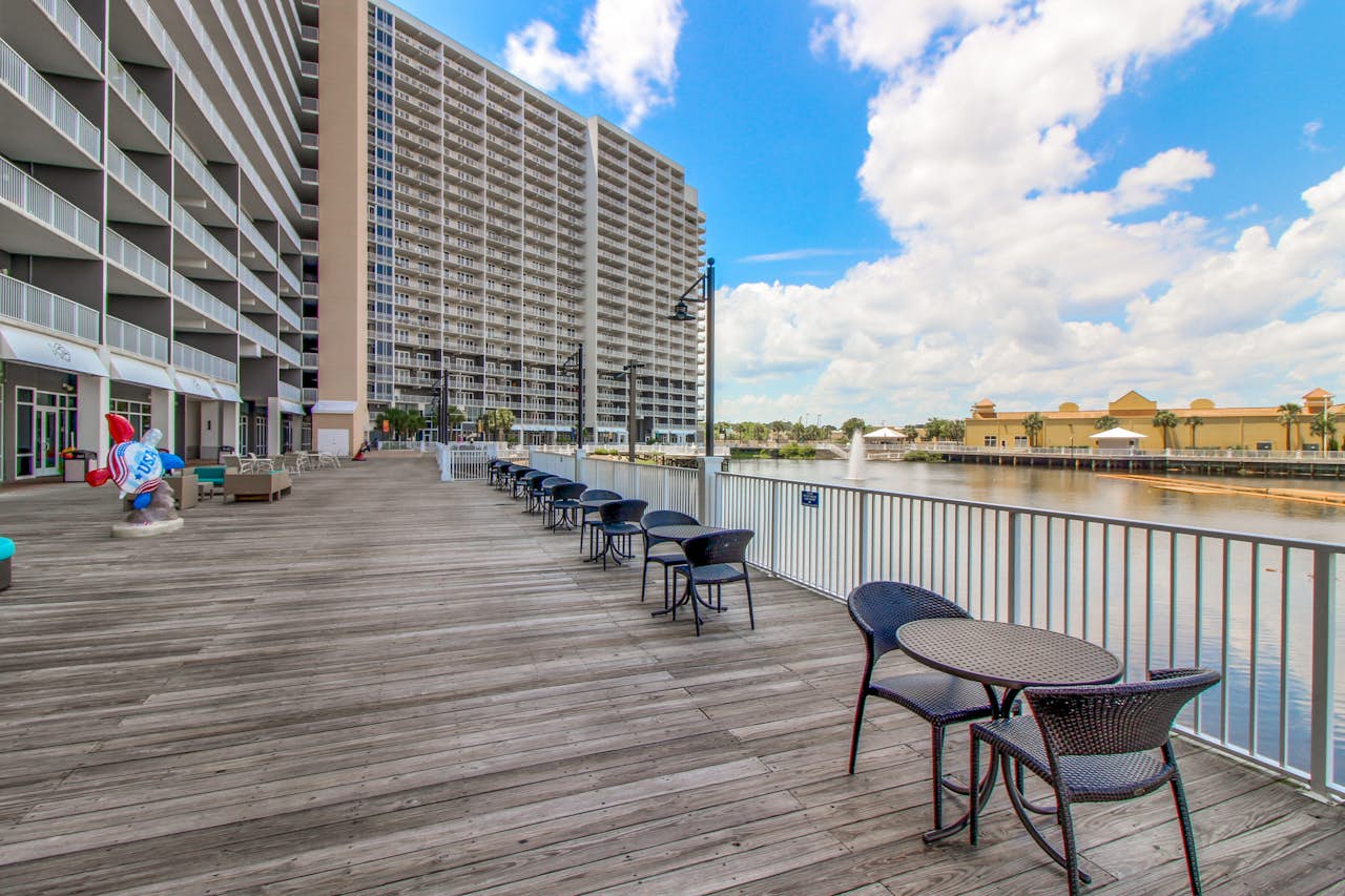 Laketown Wharf 1404 1 Bd Vacation Rental In Panama City