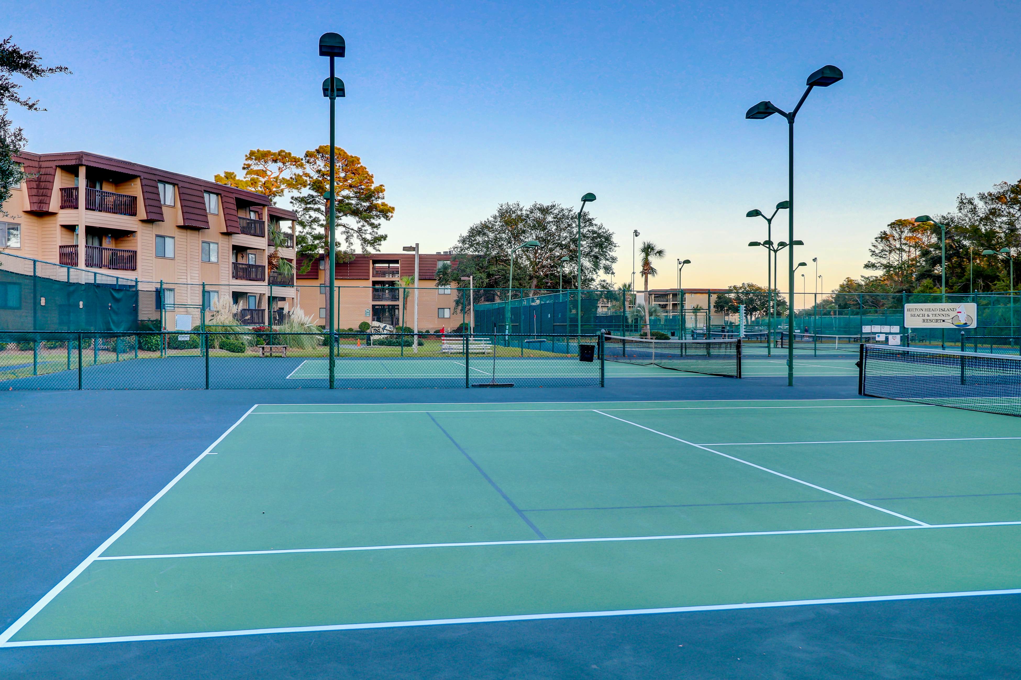 HH Beach & Tennis 344B