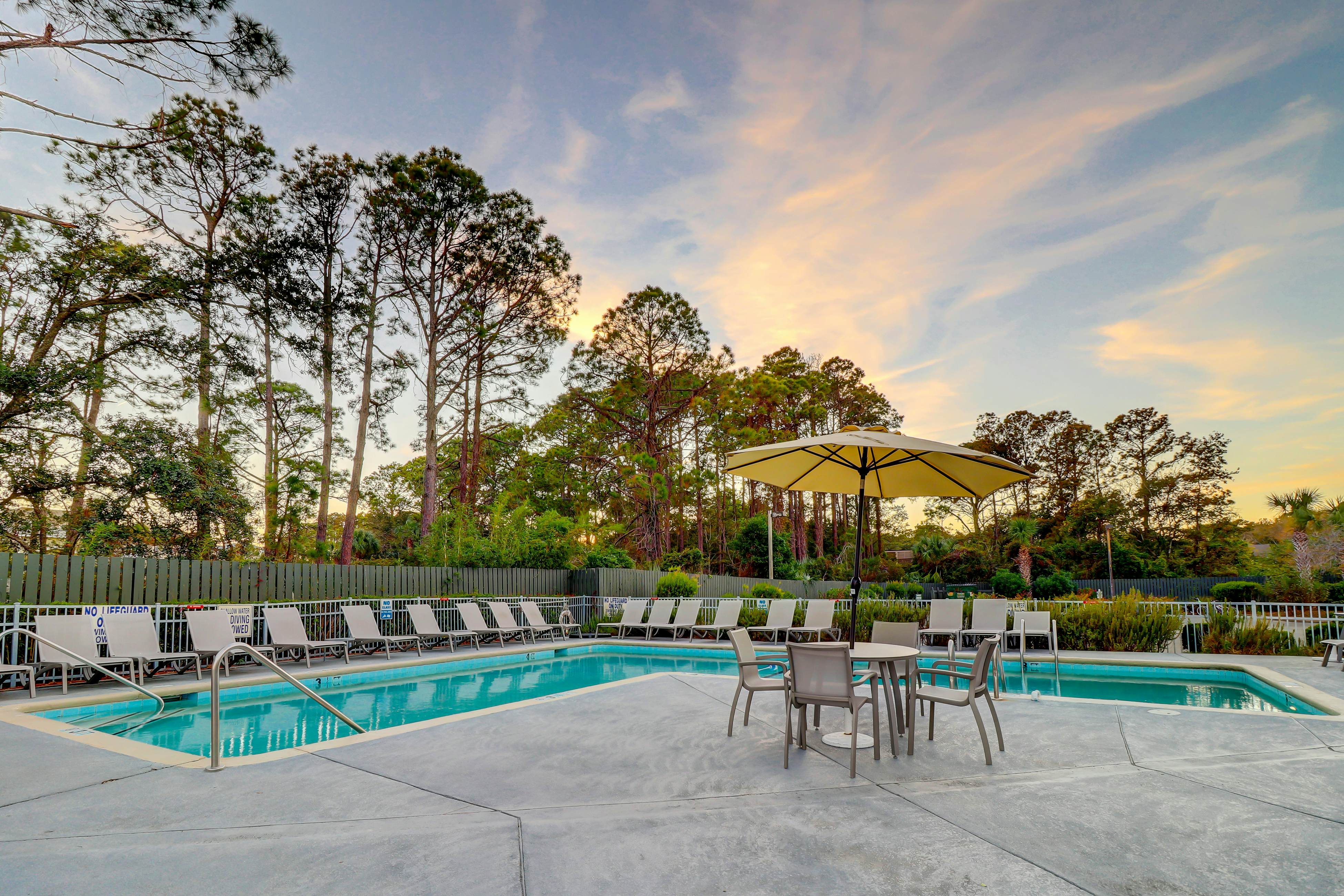 HH Beach & Tennis 344B