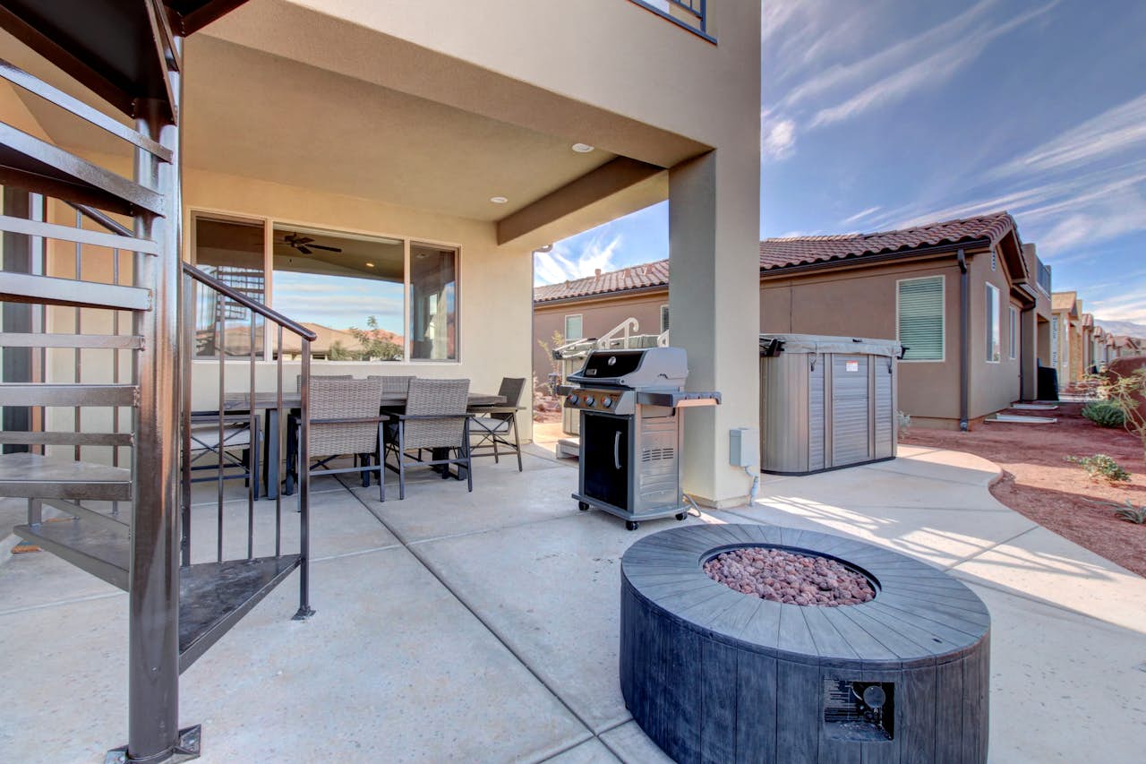 Casa Clara Paradise Village 16 6 BD Vacation Rental in Santa Clara, UT Vacasa