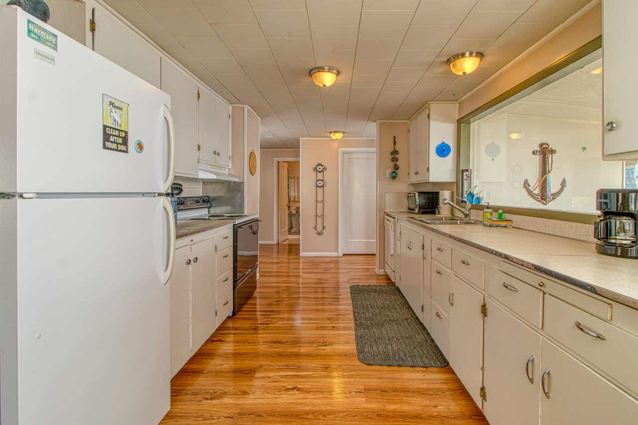 Fisherman's Dream Boat House 2 BD Vacation Rental in Garibaldi, OR