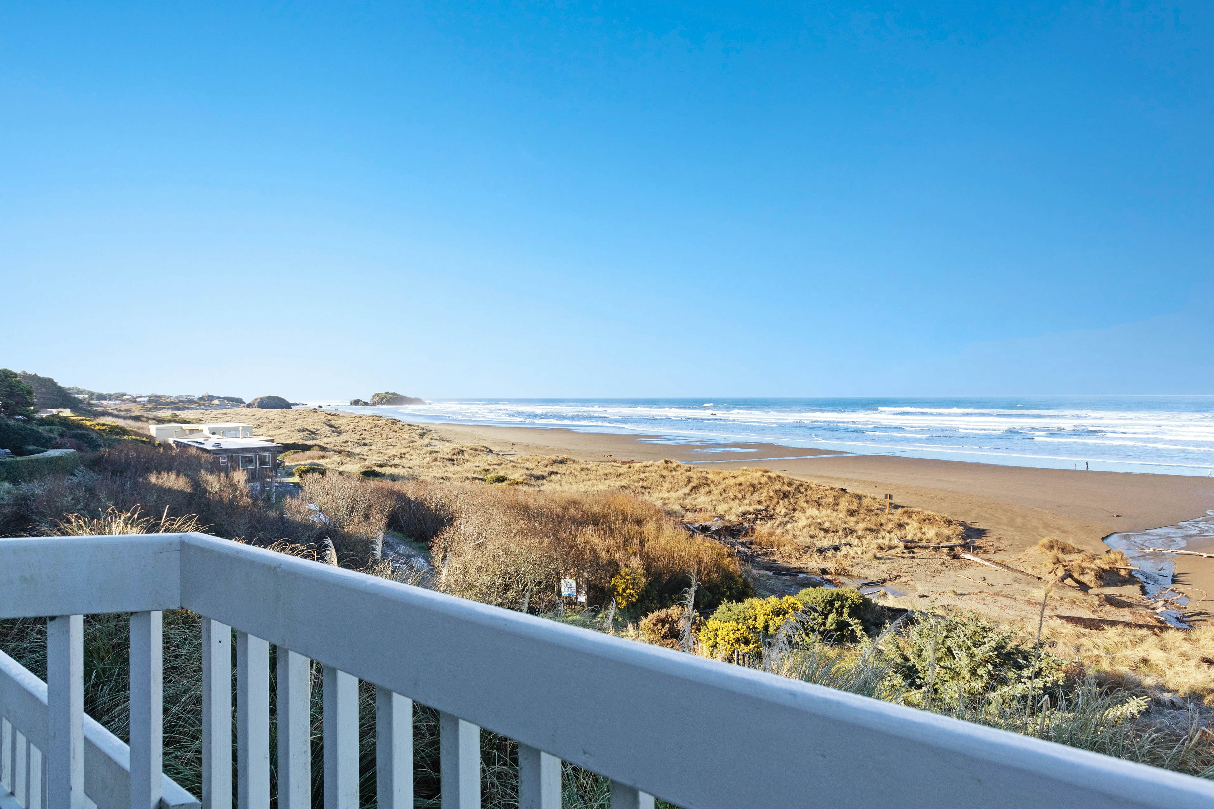 The Starboard - Spindrift Oceanfront Home