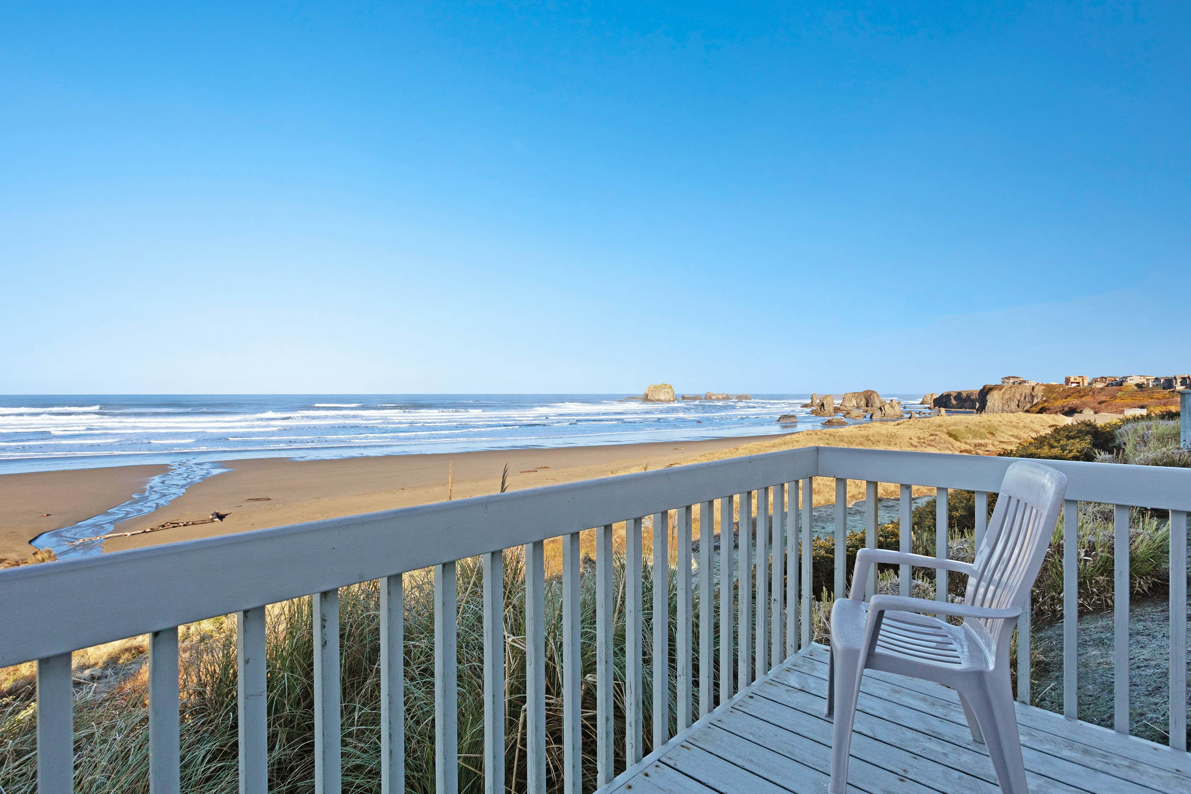 The Starboard - Spindrift Oceanfront Home