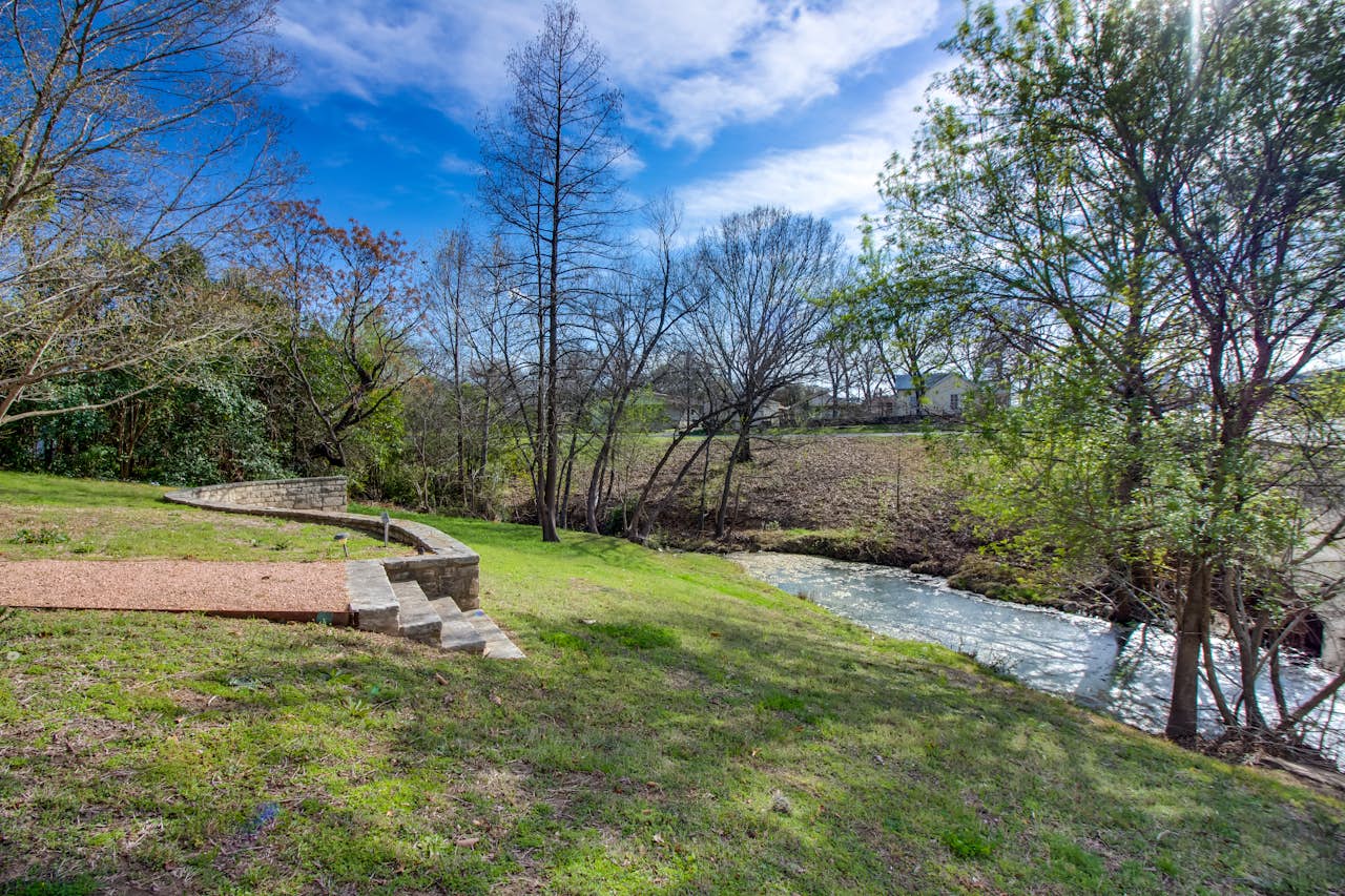 Town Creek Log Cabin 1 BD Vacation Rental in Fredericksburg, TX Vacasa