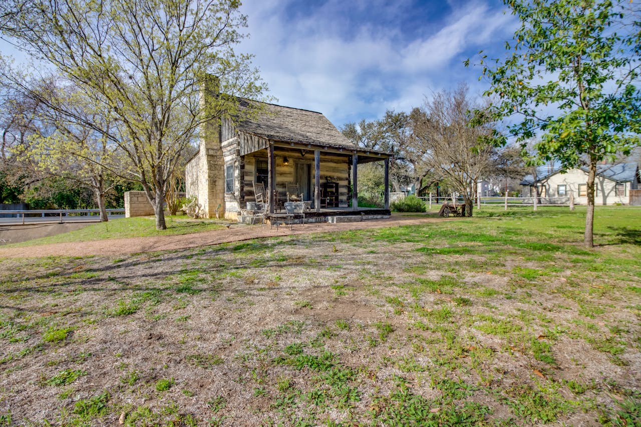 Town Creek Log Cabin 1 BD Vacation Rental in Fredericksburg, TX Vacasa