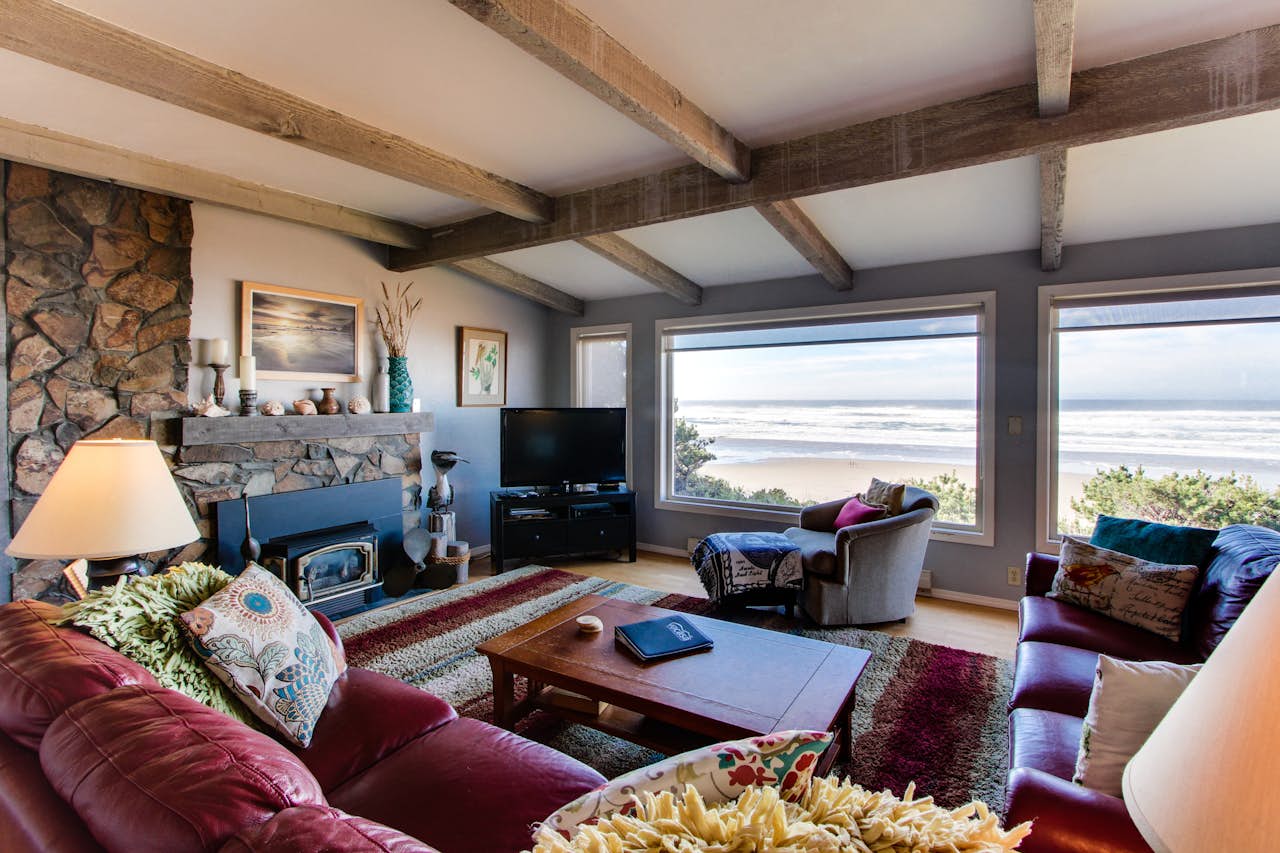 Seadrifter Oceanfront Beach House 4 BD Vacation Rental in Seal Rock