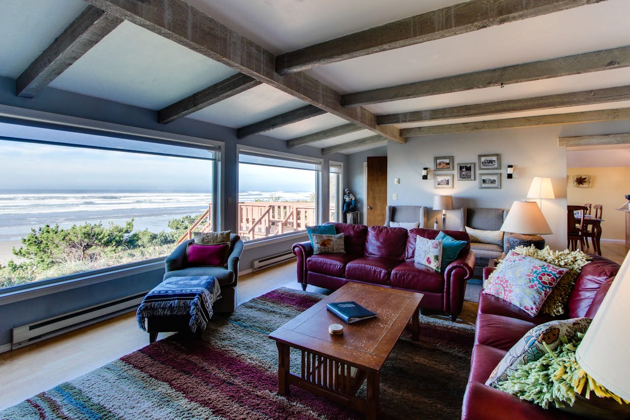 Seadrifter Oceanfront Beach House 4 BD Vacation Rental in Seal Rock
