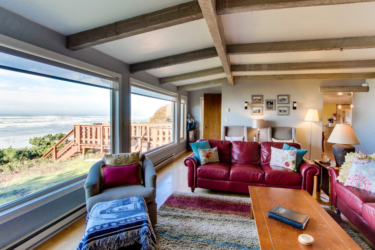 Seadrifter Oceanfront Beach House 4 BD Vacation Rental in Seal Rock