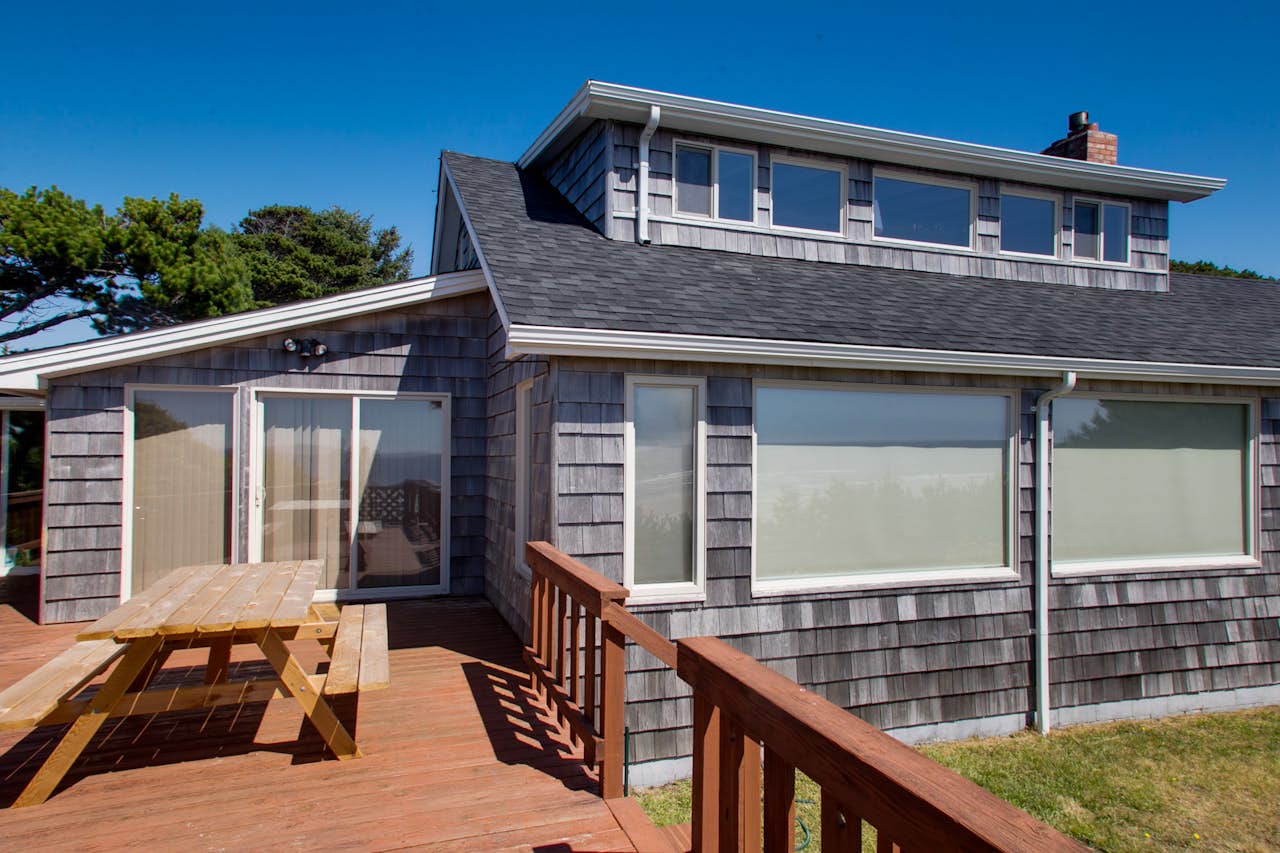 Seadrifter Oceanfront Beach House 4 BD Vacation Rental in Seal Rock