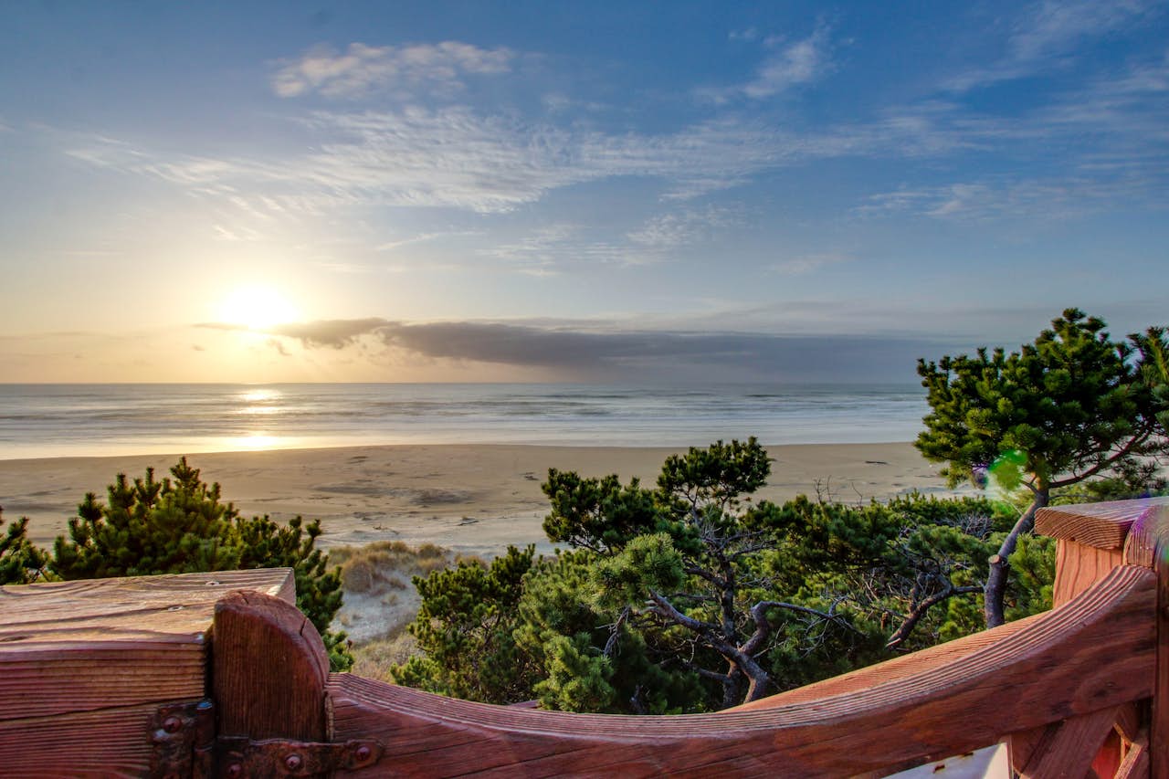 Seadrifter Oceanfront Beach House 4 BD Vacation Rental in Seal Rock