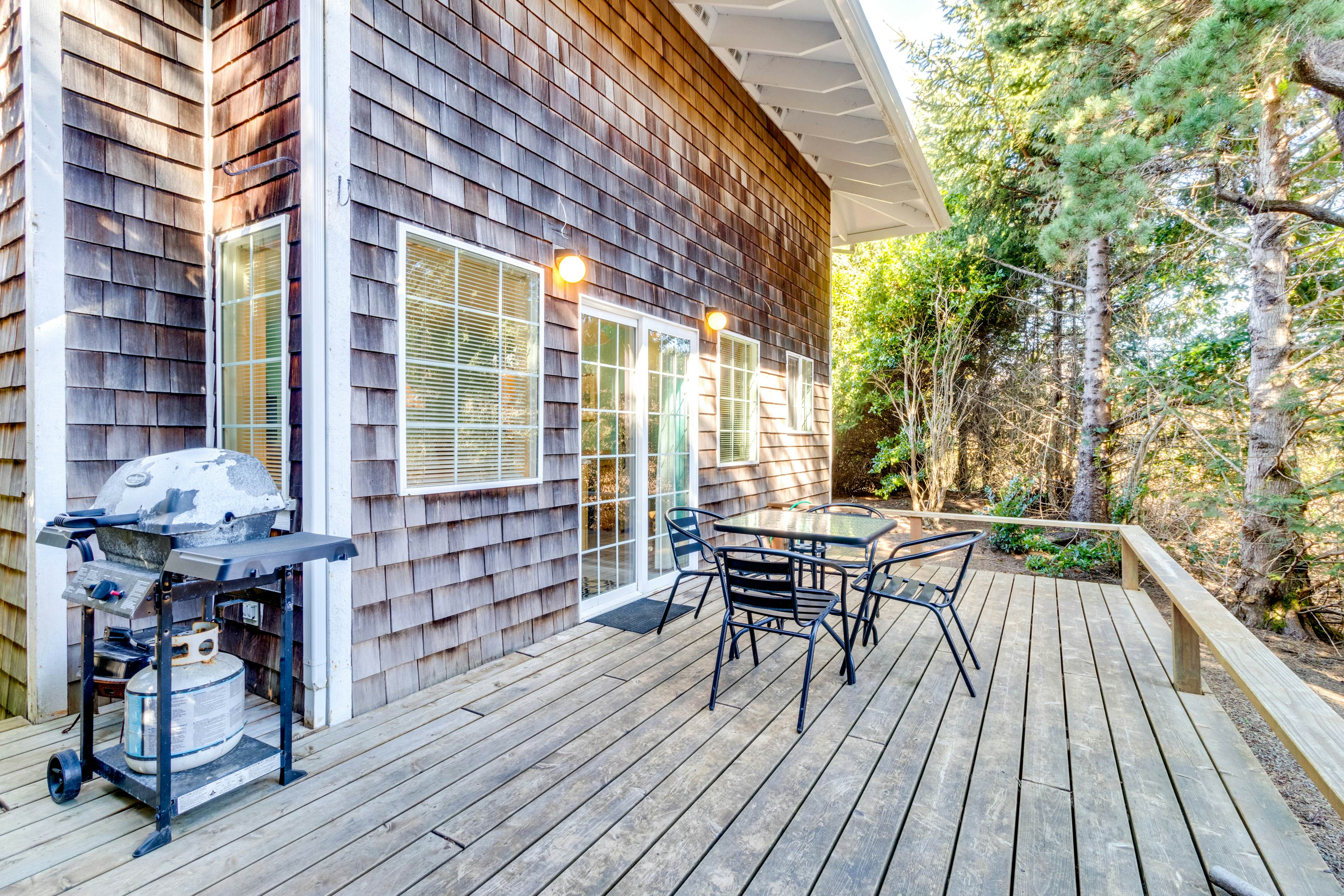 Cozy Cannon Beach Condo 1 BD Cannon Beach, OR Vacation Rental Vacasa