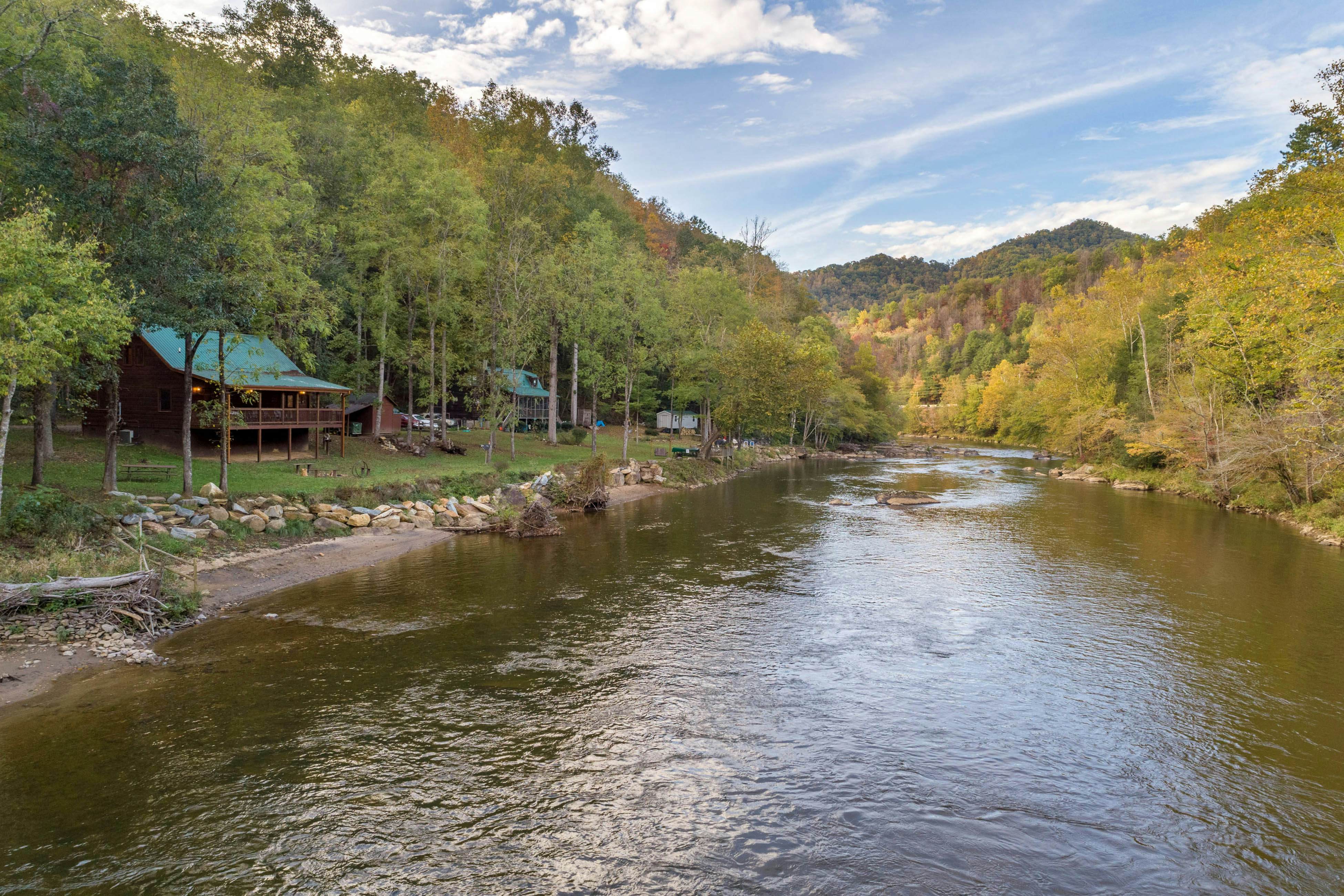Smoky Mountains NC Cabin Rentals, Vacation Rentals Vacasa