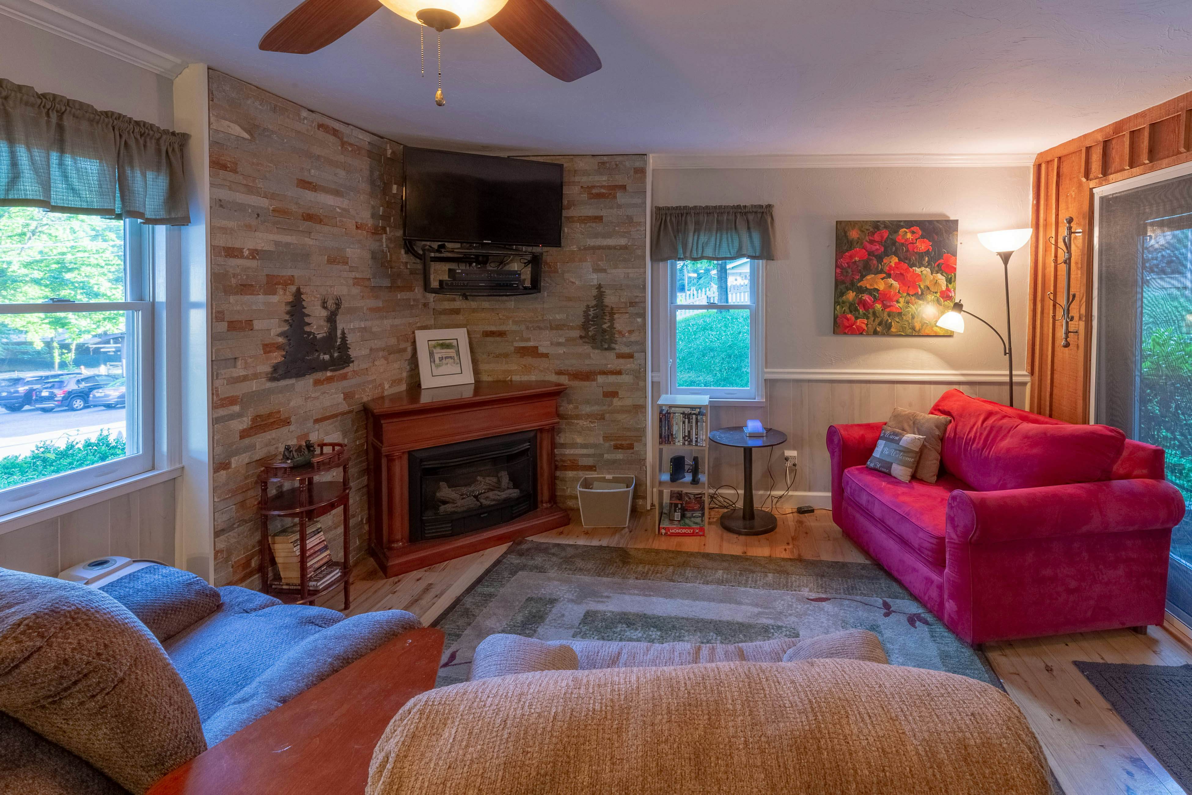 The Reed House 2 BD Dillsboro, NC Vacation Rental Vacasa