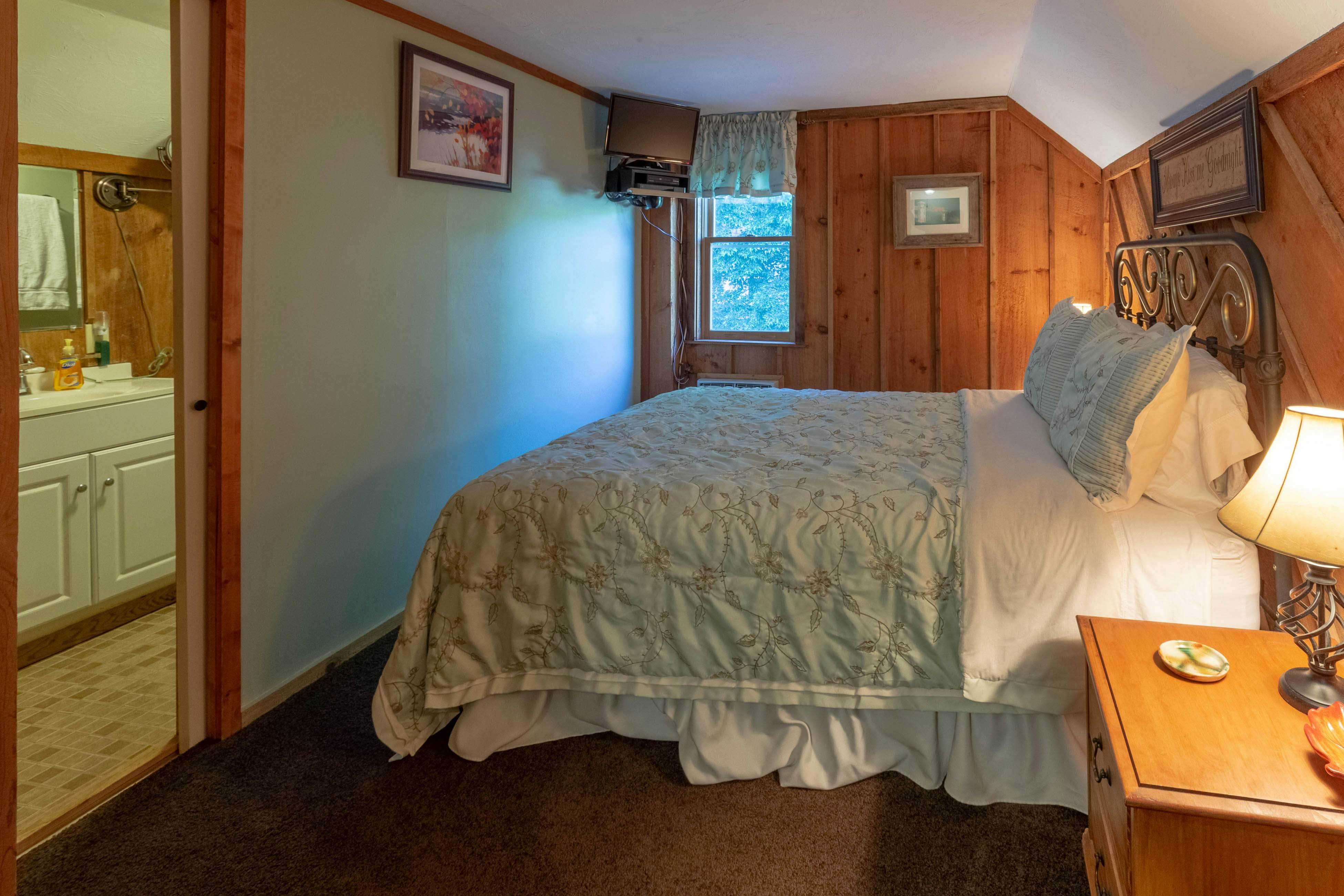 The Reed House 2 BD Dillsboro, NC Vacation Rental Vacasa