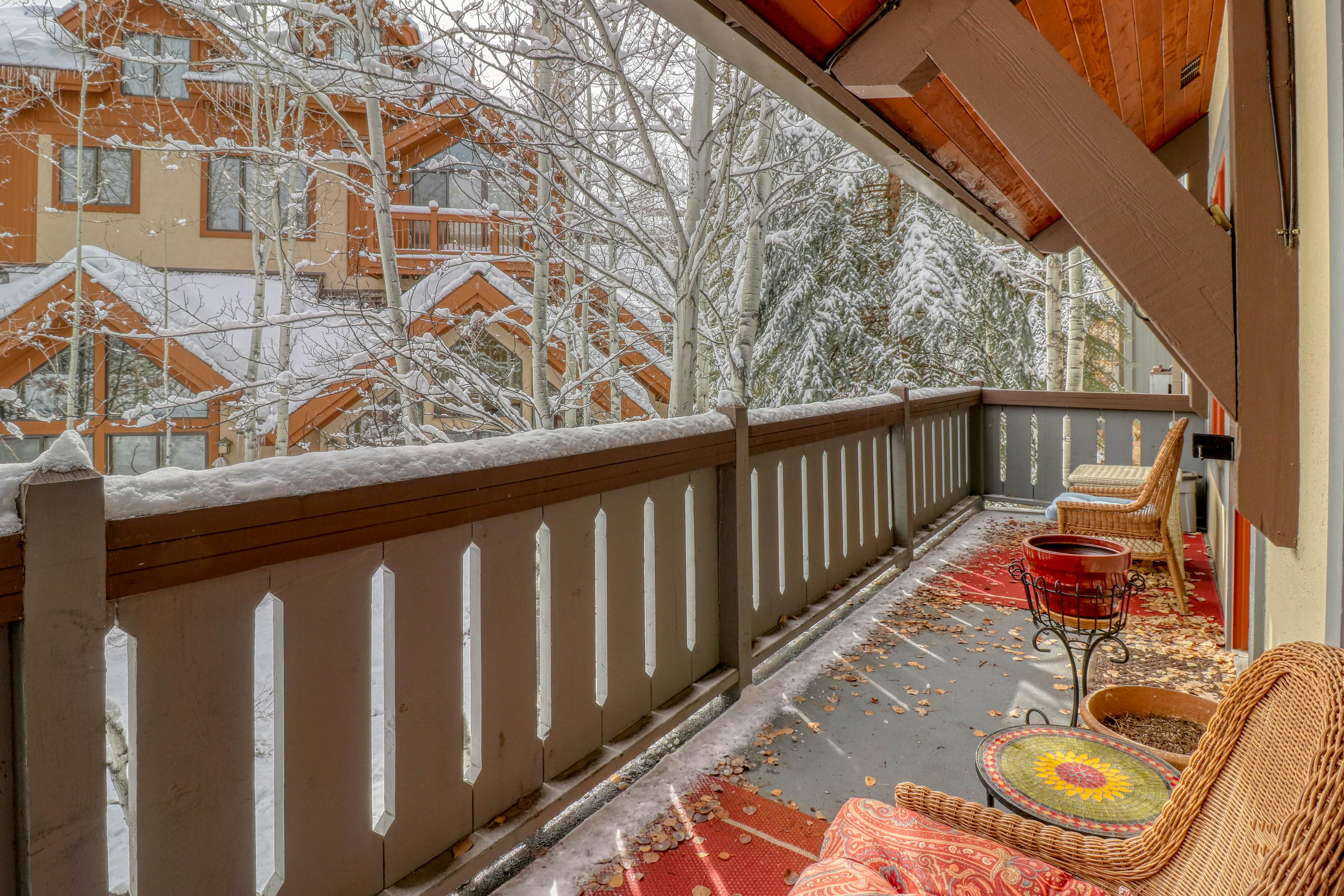 Spruce Tree Lodge #208