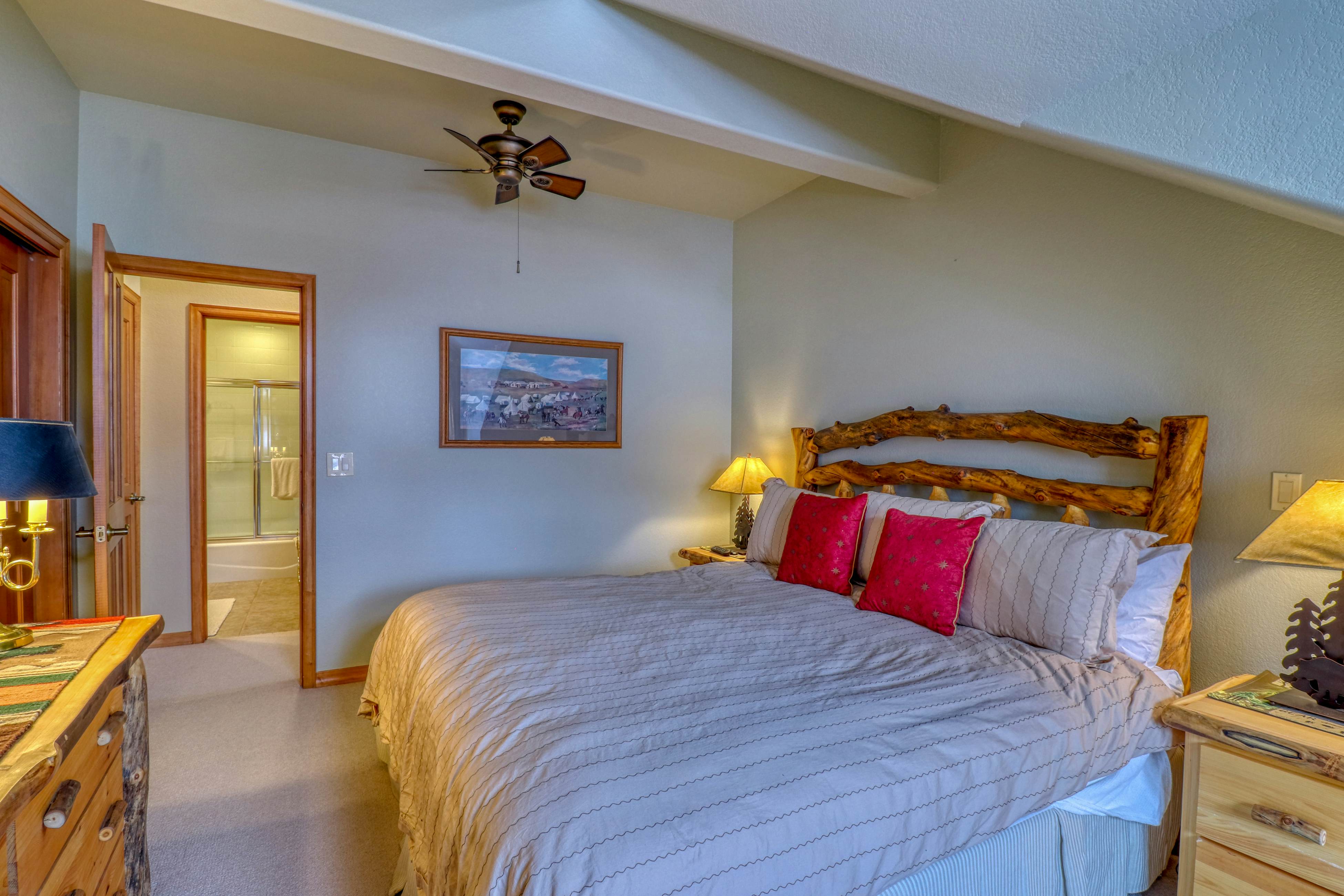 Spruce Tree Lodge #208