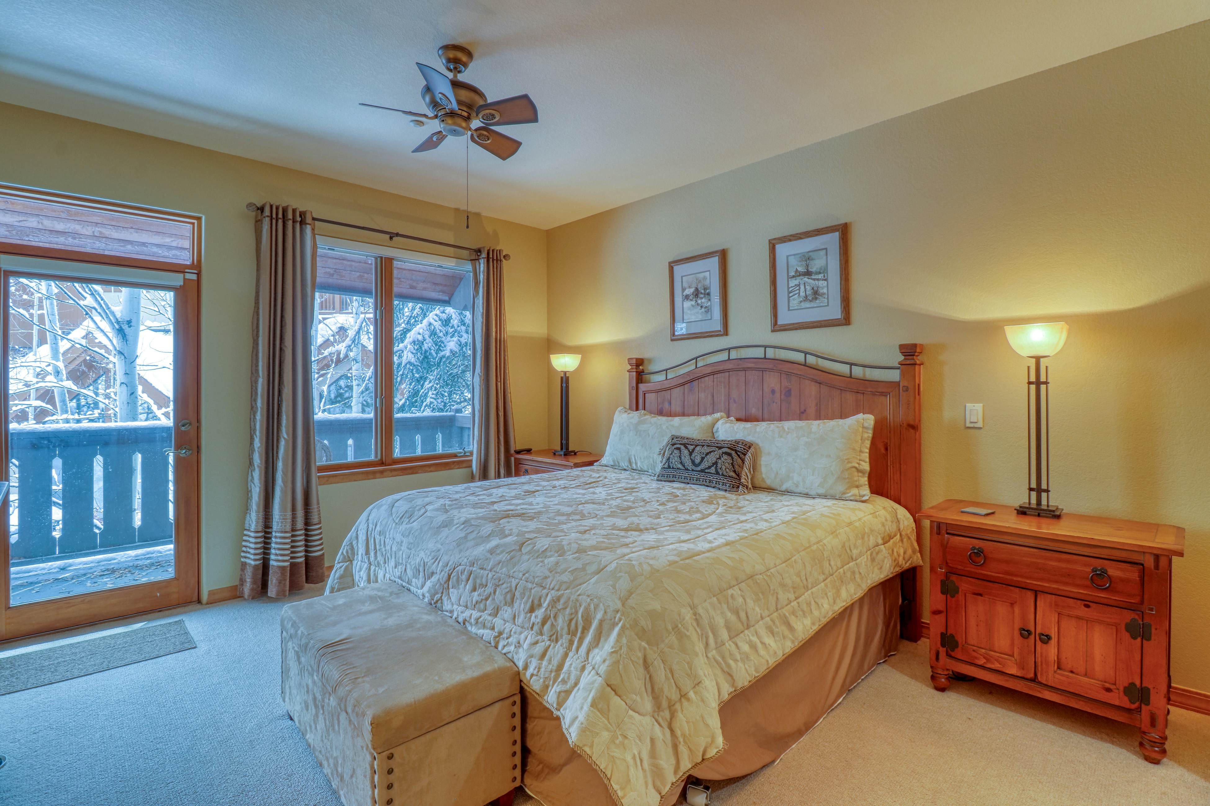 Spruce Tree Lodge #208