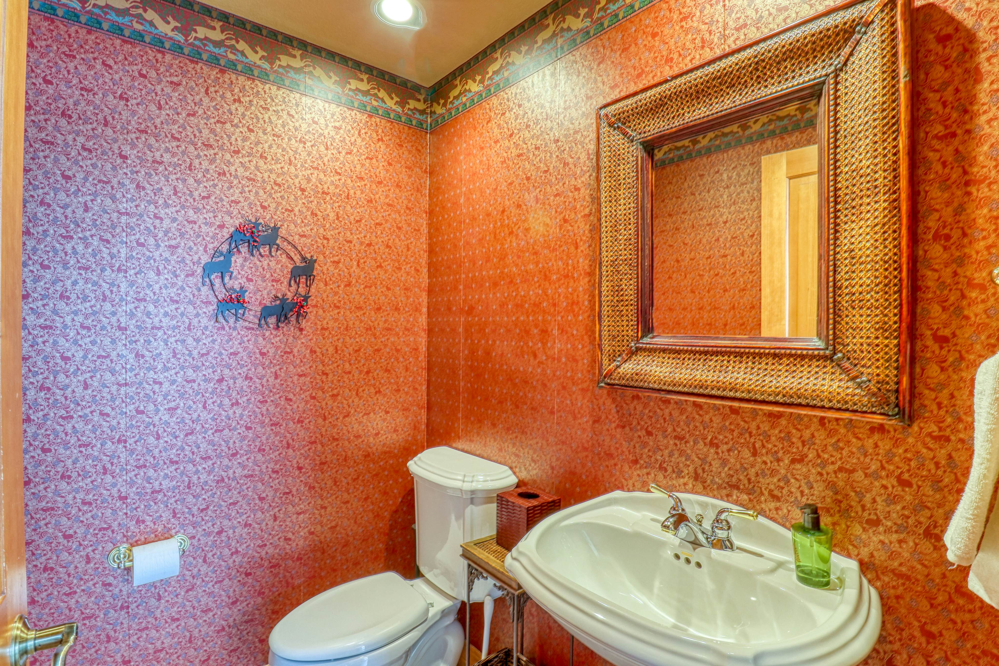 Spruce Tree Lodge #208