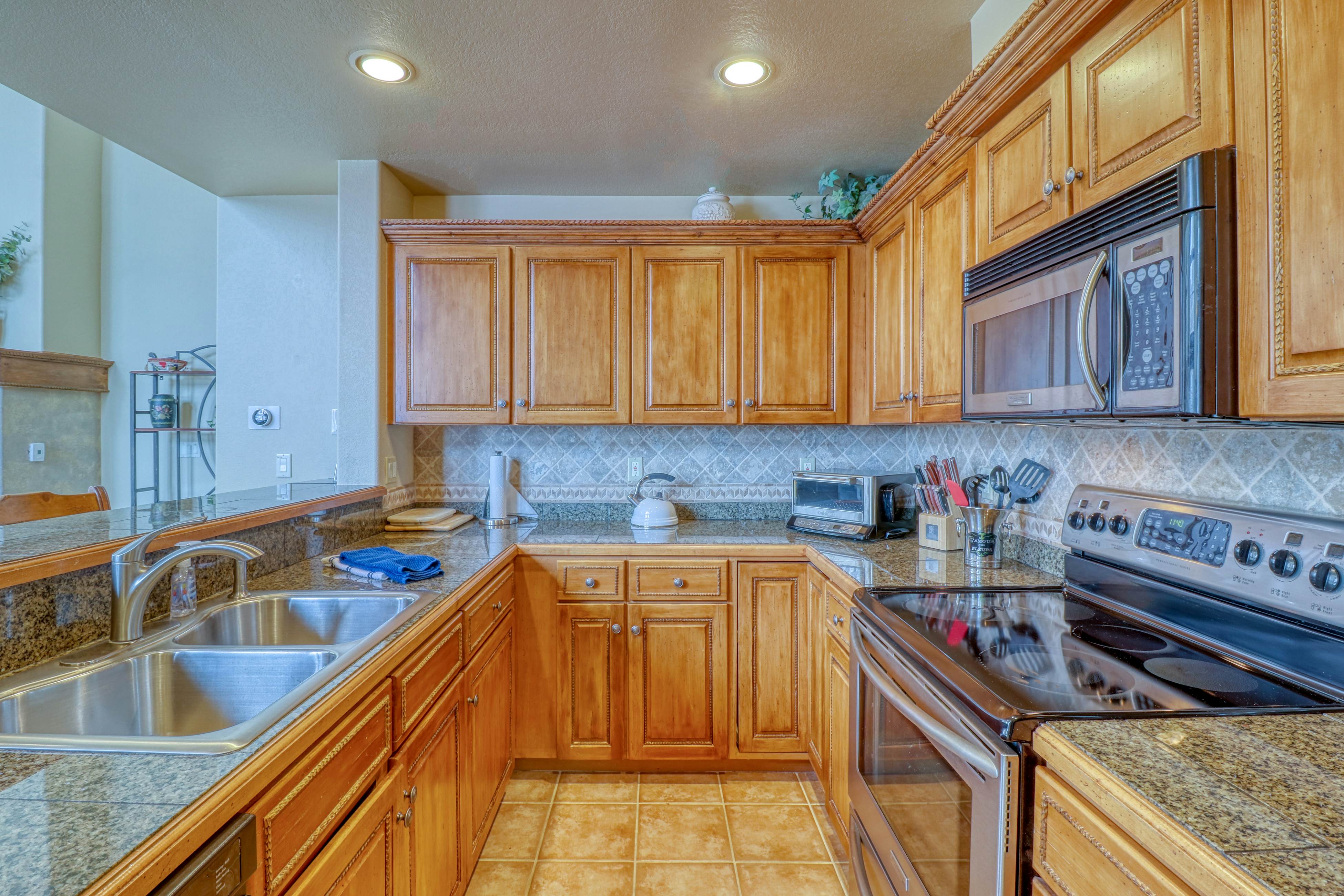 Spruce Tree Lodge #208