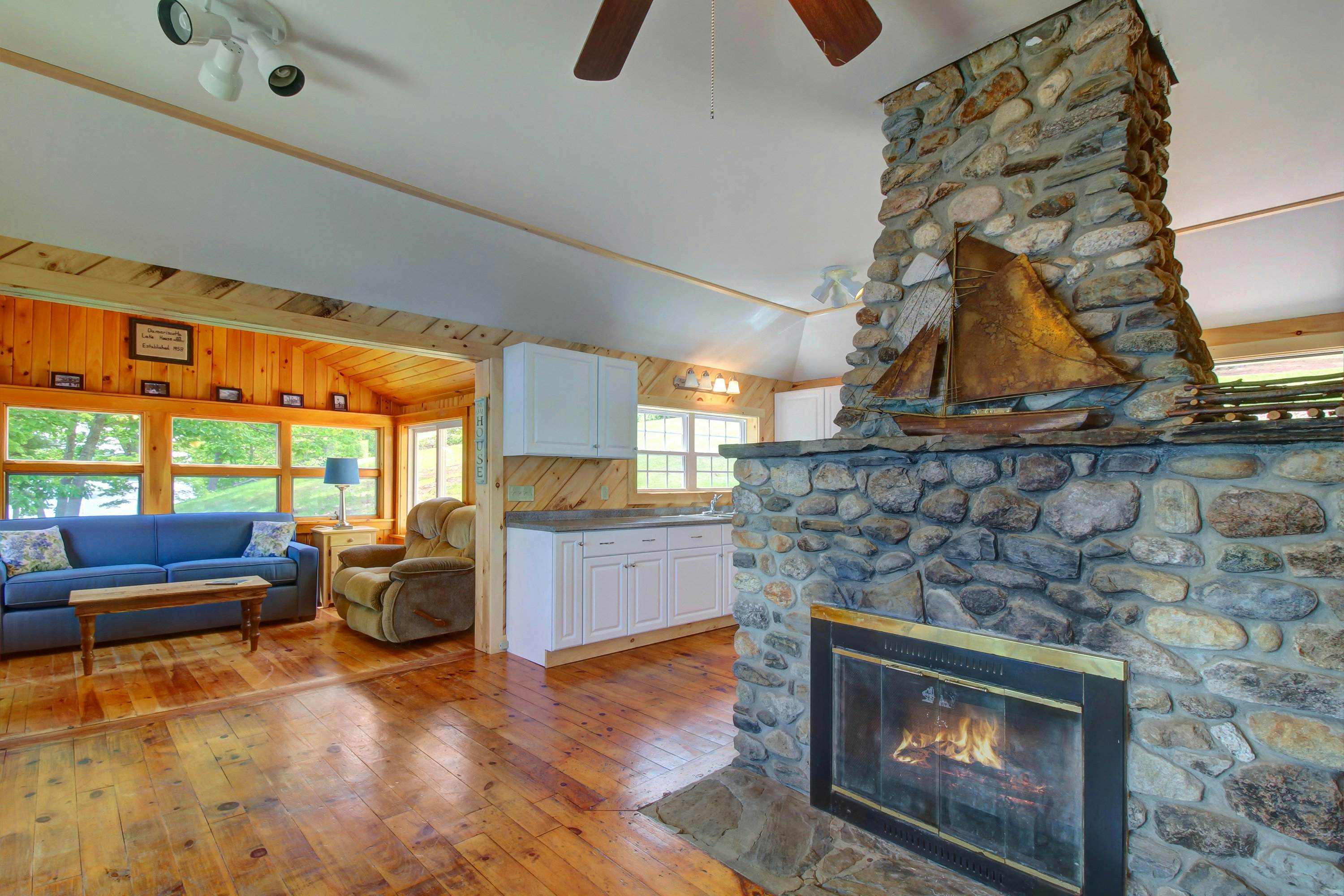 Damariscotta Lakefront Retreat