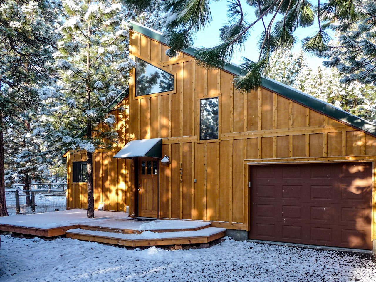 Sisters Tollgate Retreat with Hot Tub & WiFi 2 BD Vacation Rental in