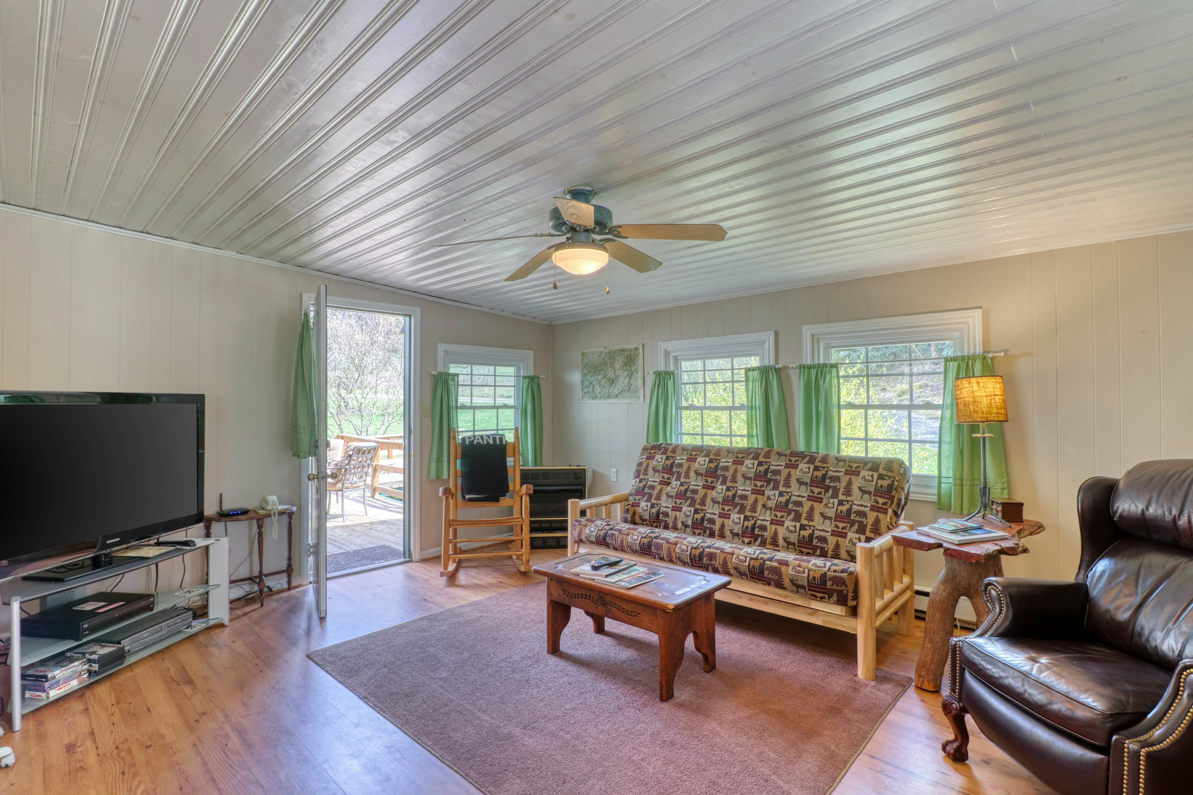 Crackerbox Palace 1 BD Sylva, NC Vacation Rental Vacasa