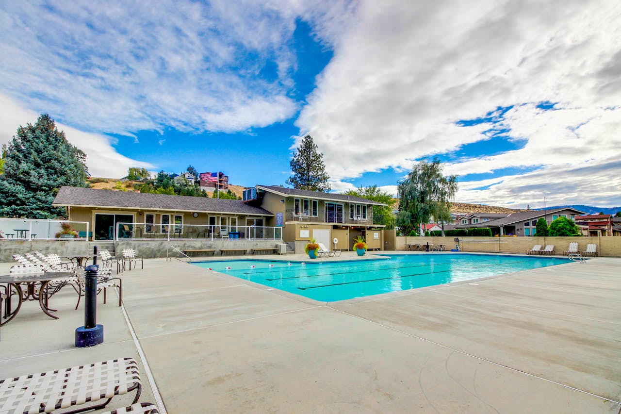 Sun Cove Retreat 5 BD Vacation Rental in Orondo, WA Vacasa