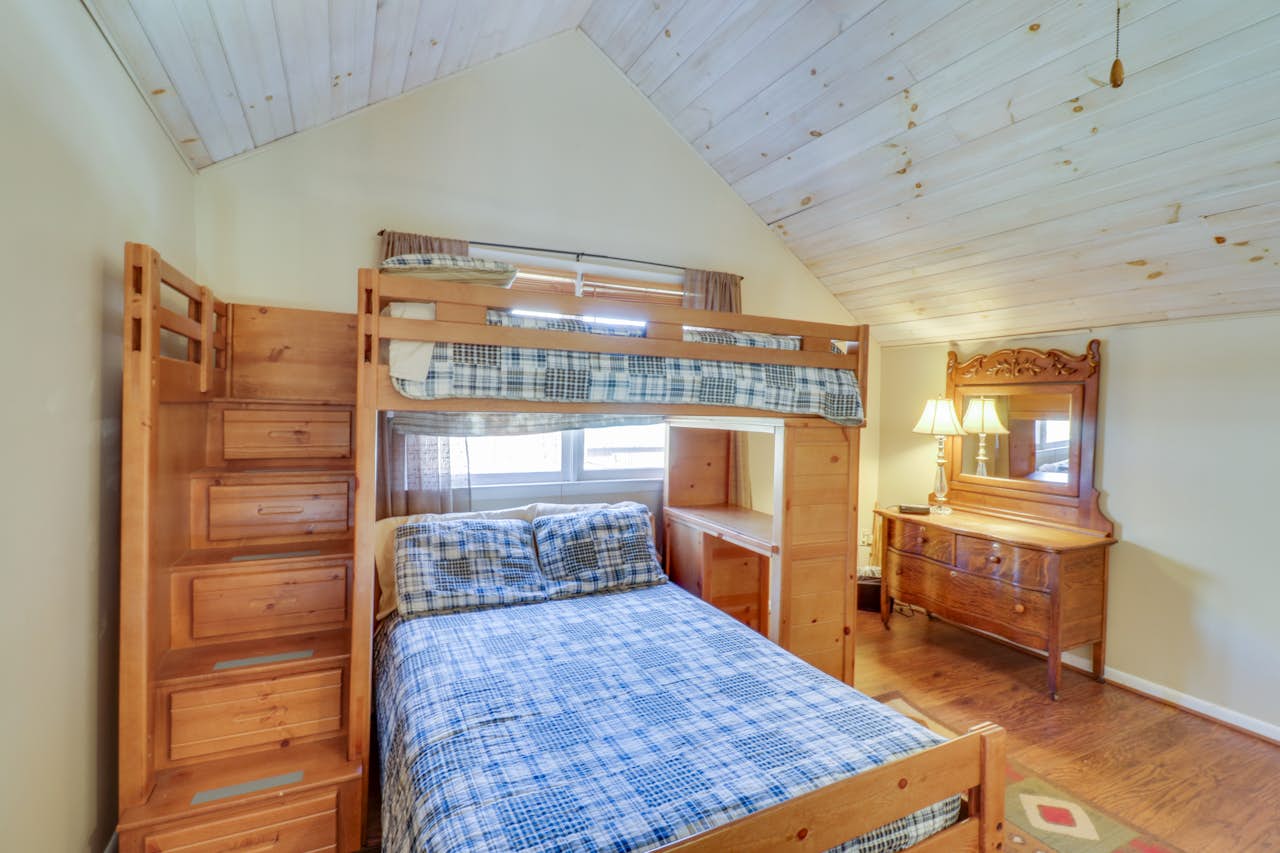 Along the River Cottage 2 BD Vacation Rental in Cullowhee, NC Vacasa