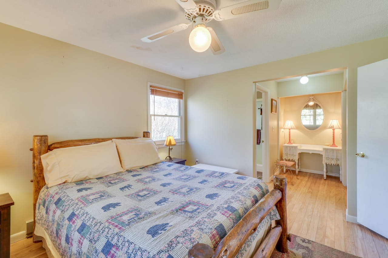 Along the River Cottage 2 BD Vacation Rental in Cullowhee, NC Vacasa