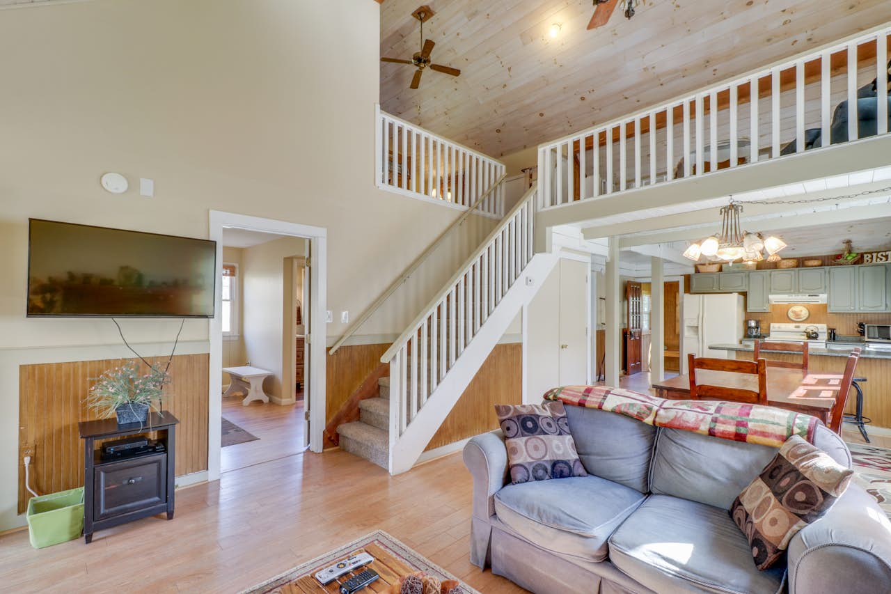 Along the River Cottage 2 BD Vacation Rental in Cullowhee, NC Vacasa