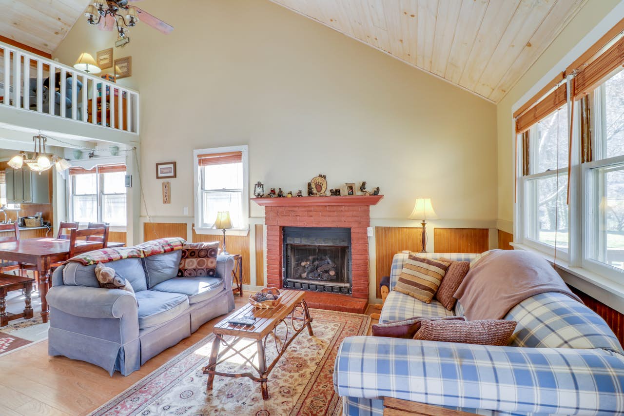 Along the River Cottage 2 BD Vacation Rental in Cullowhee, NC Vacasa