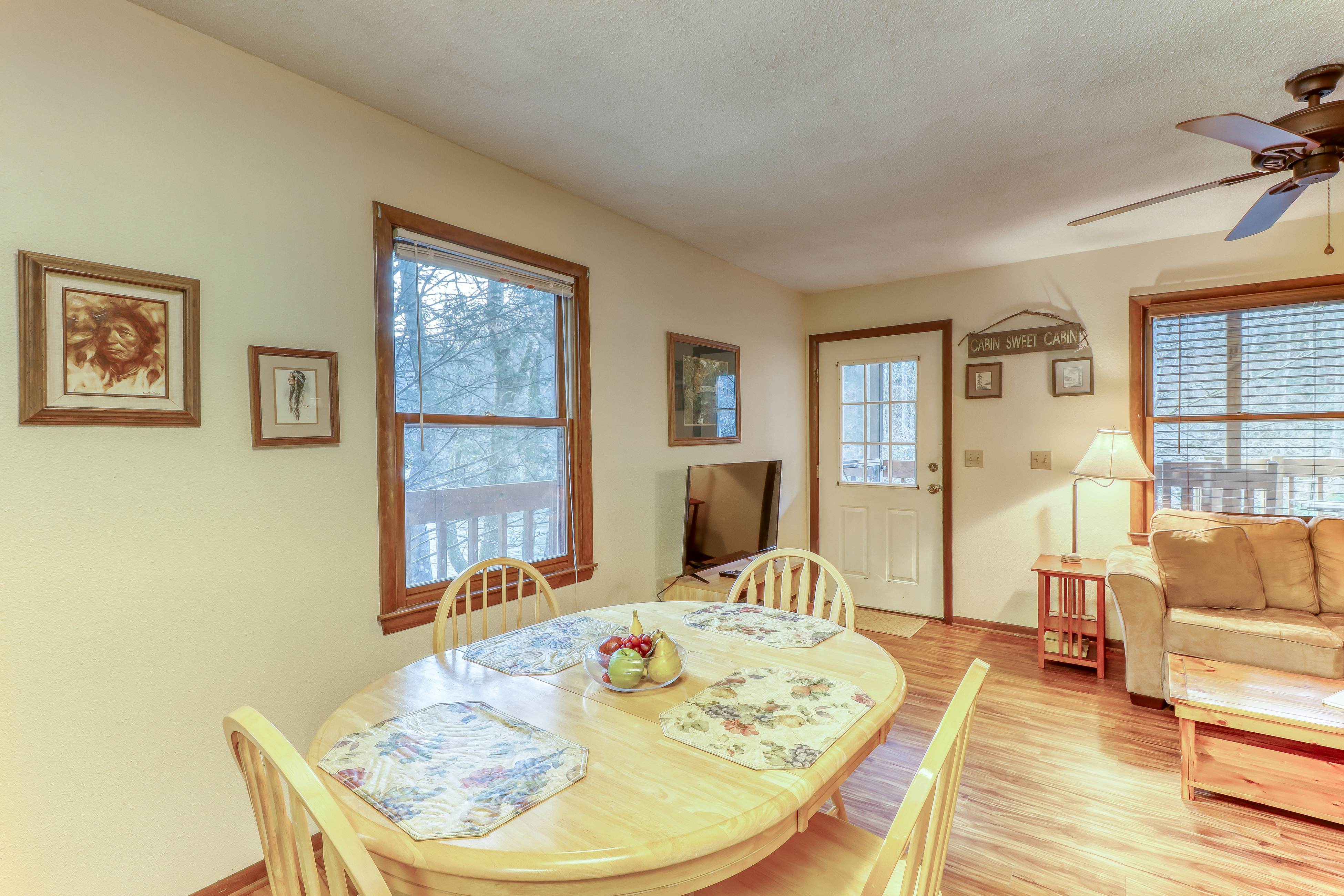 Riverside Cottage 2 BD Whittier, NC Vacation Rental Vacasa