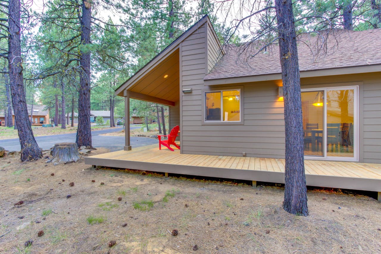 Cedar 2 3 BD Vacation Rental in Sunriver, OR Vacasa