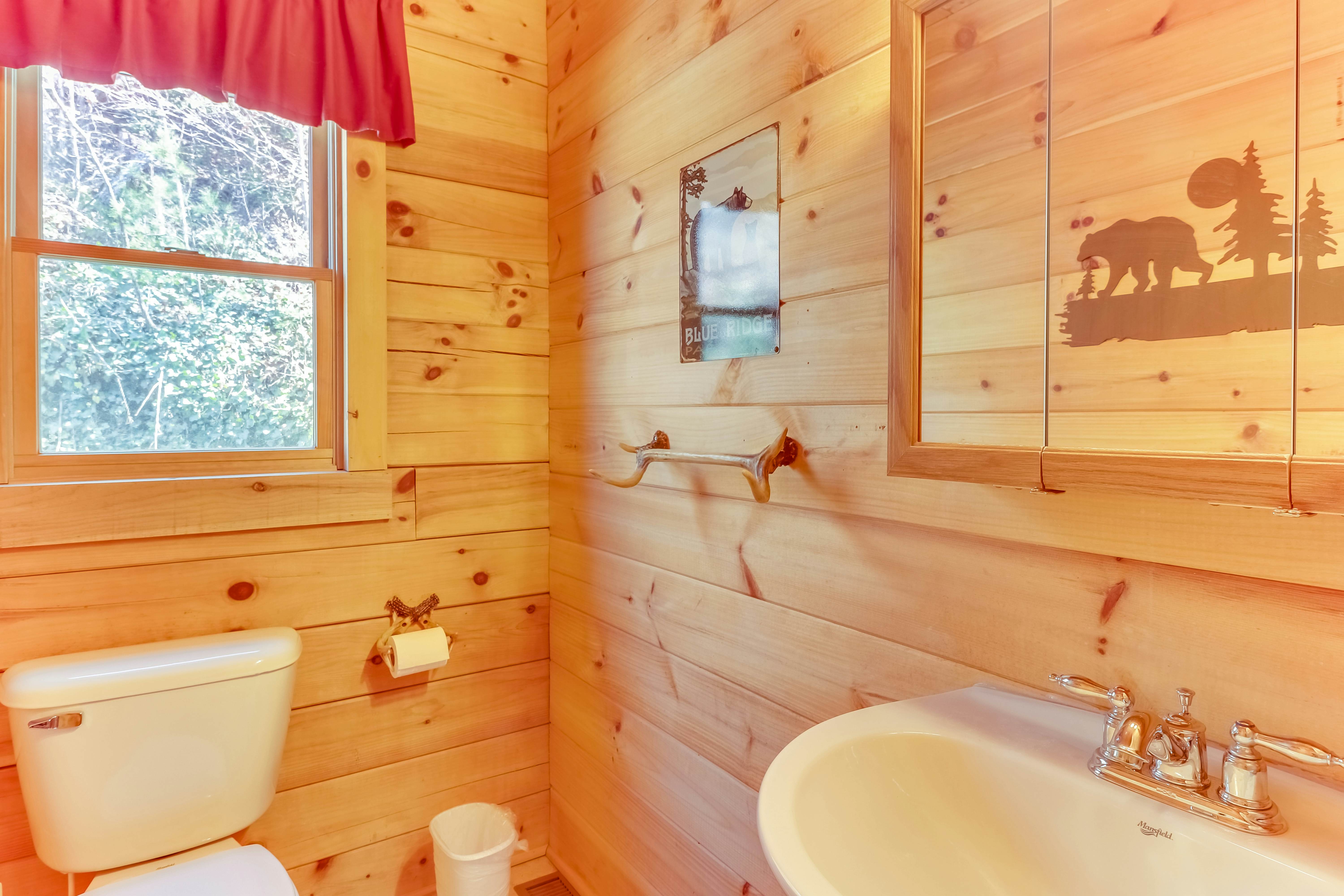 Eagle's View Lodge 4 BD Sylva, NC Vacation Rental Vacasa