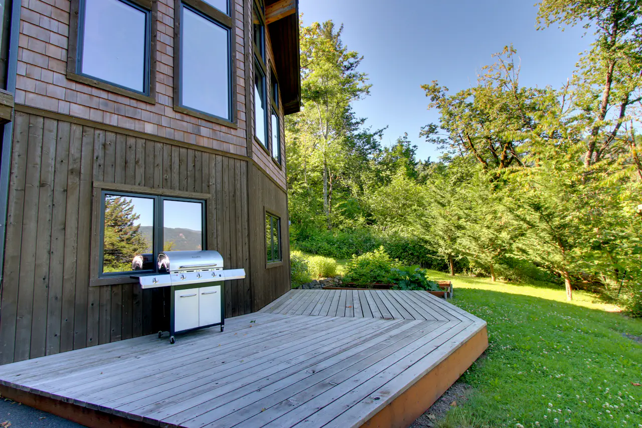 Cascadia Tree House 4 BD Vacation Rental in Washougal, WA Vacasa