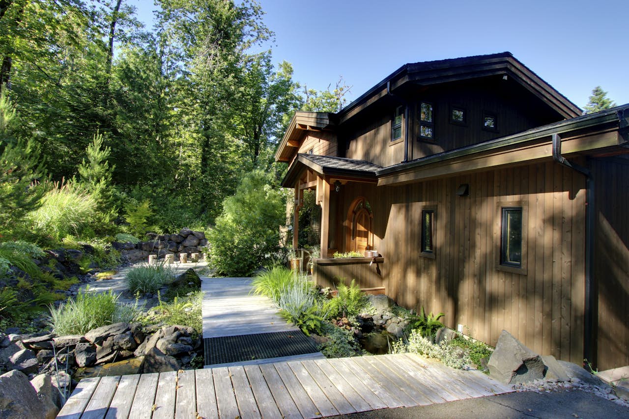 Cascadia Tree House 4 BD Vacation Rental in Washougal, WA Vacasa