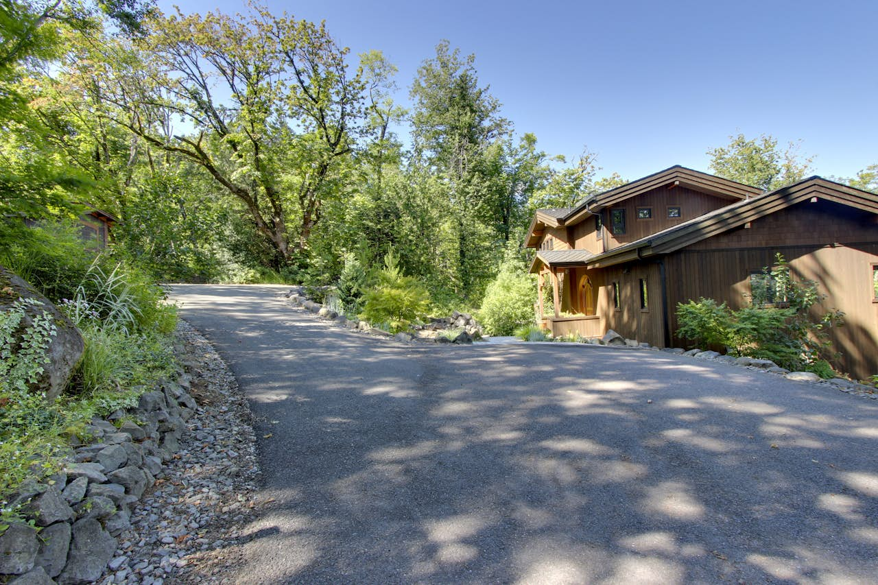 Cascadia Tree House 4 BD Vacation Rental in Washougal, WA Vacasa