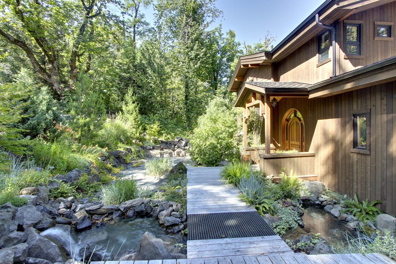 Cascadia Tree House 4 BD Vacation Rental in Washougal, WA Vacasa