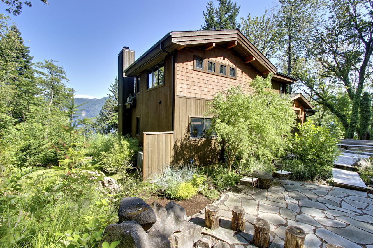 Cascadia Tree House 4 BD Vacation Rental in Washougal, WA Vacasa