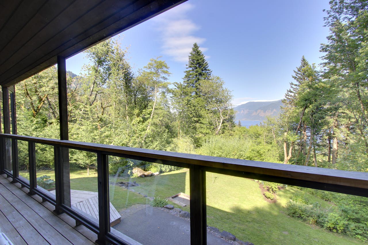 Cascadia Tree House 4 BD Vacation Rental in Washougal, WA Vacasa