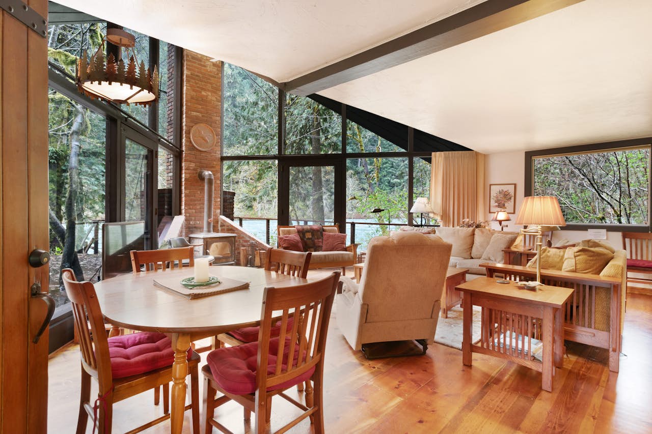 McKenzie River Cabin 5 BD Vacation Rental in Vida, OR Vacasa