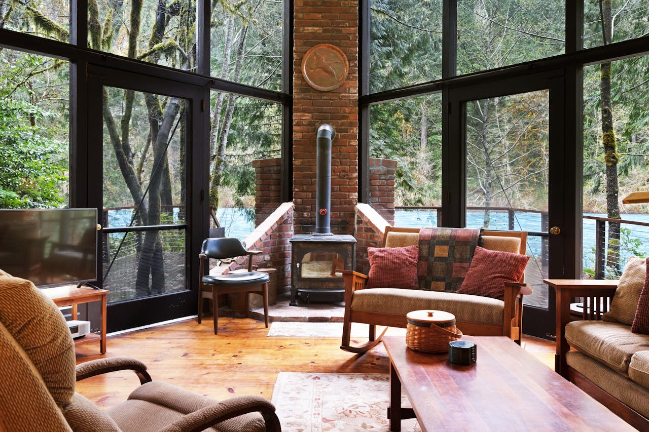 McKenzie River Cabin 5 BD Vacation Rental in Vida, OR Vacasa