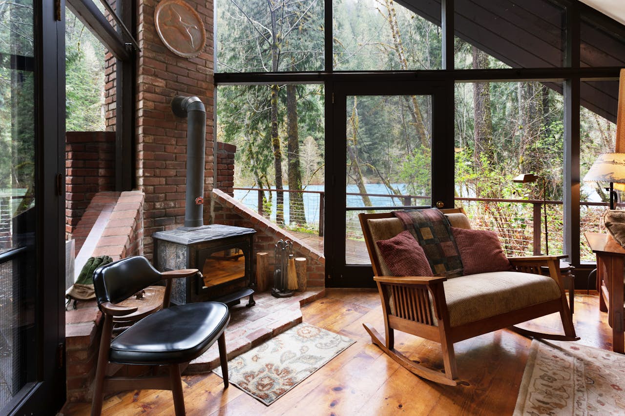 McKenzie River Cabin 5 BD Vacation Rental in Vida, OR Vacasa