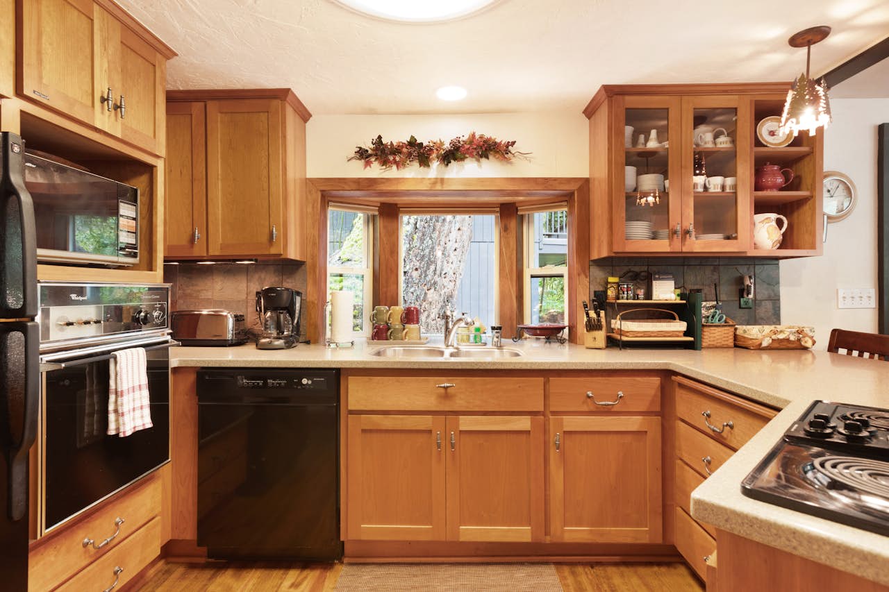 McKenzie River Cabin 5 BD Vacation Rental in Vida, OR Vacasa