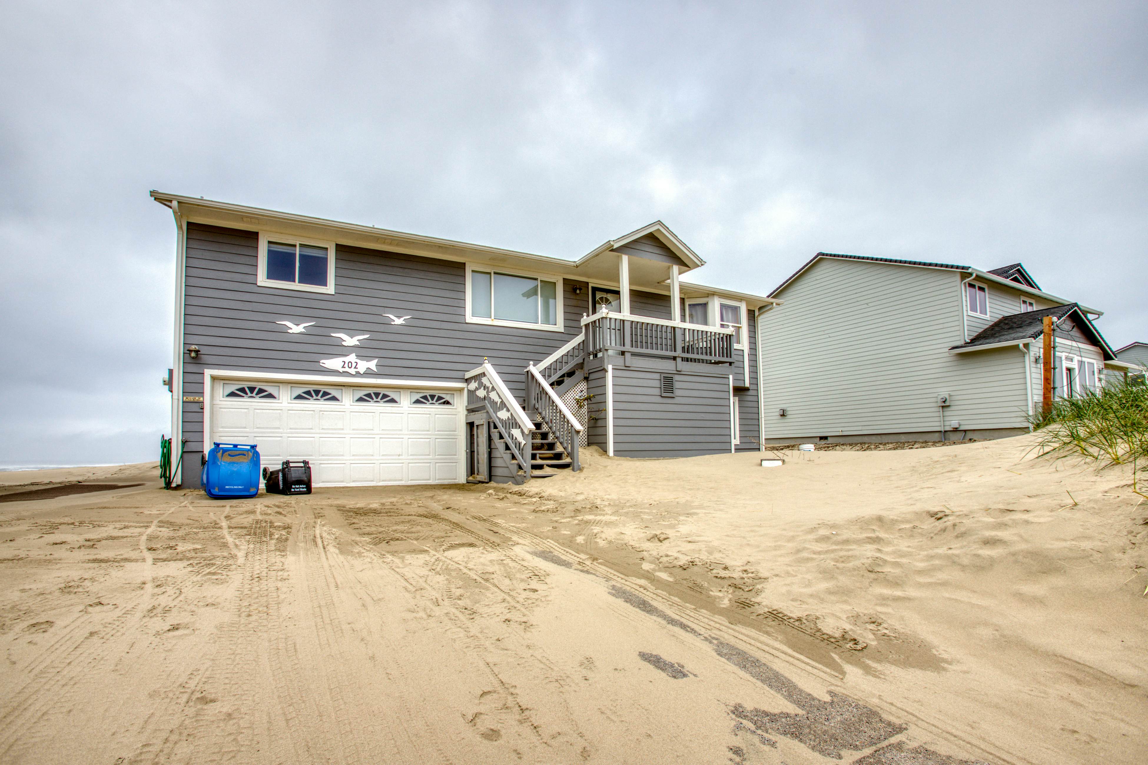 Bayshore Modern Beach House 4 BD Waldport, OR Vacation Rental Vacasa