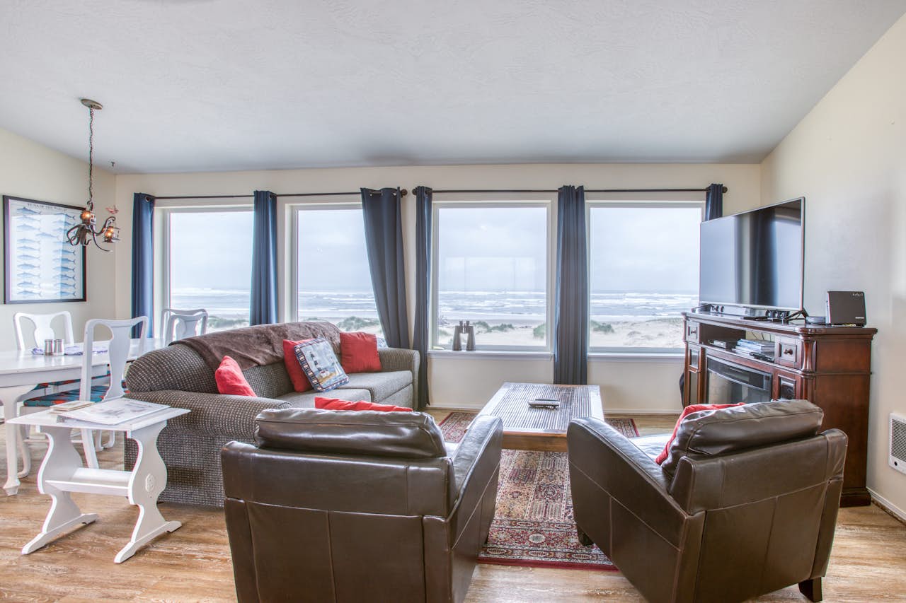 Bayshore Beach House 4 BD Waldport, OR Vacation Rental Vacasa