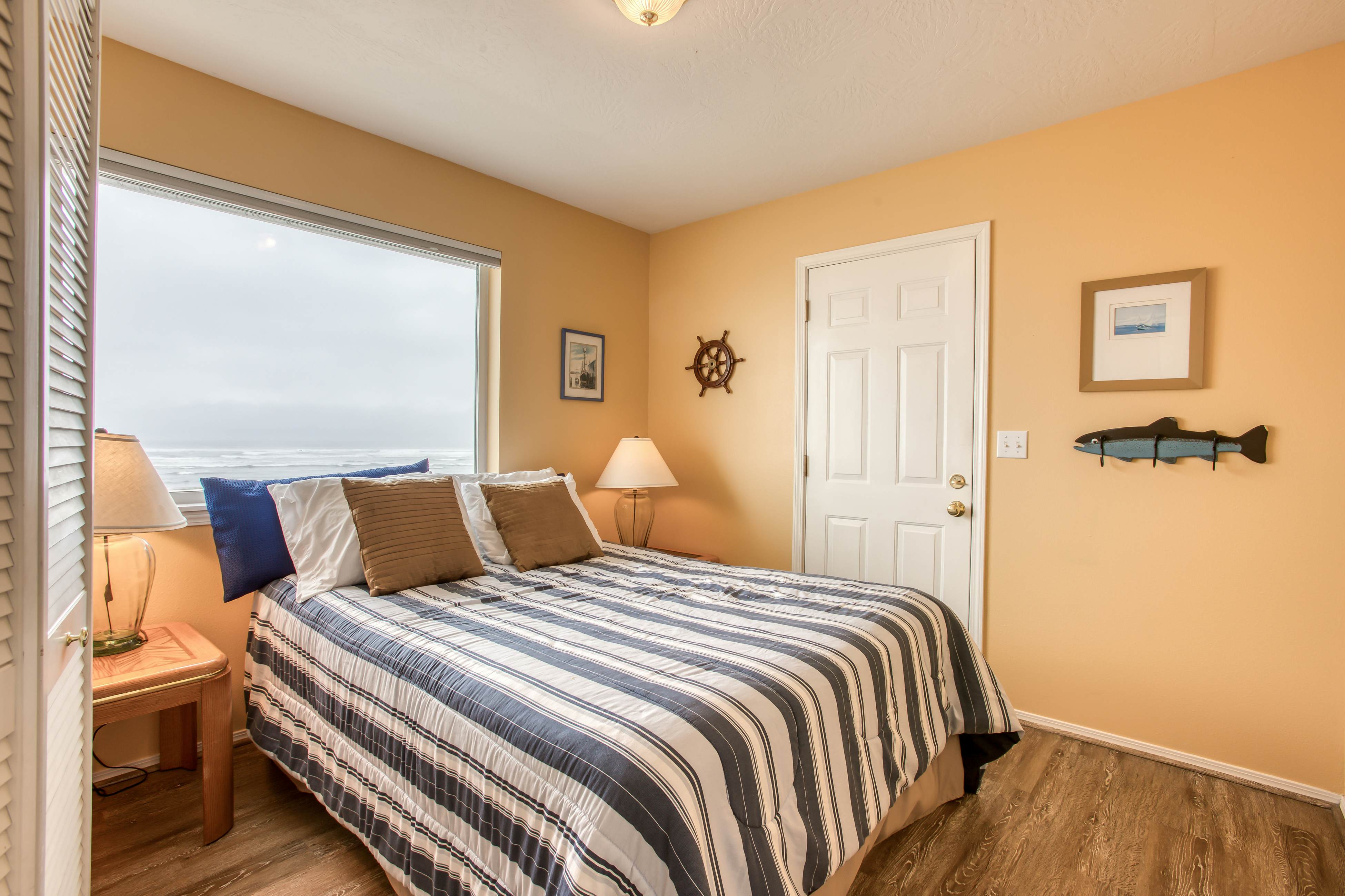 Bayshore Modern Beach House 4 BD Waldport, OR Vacation Rental Vacasa