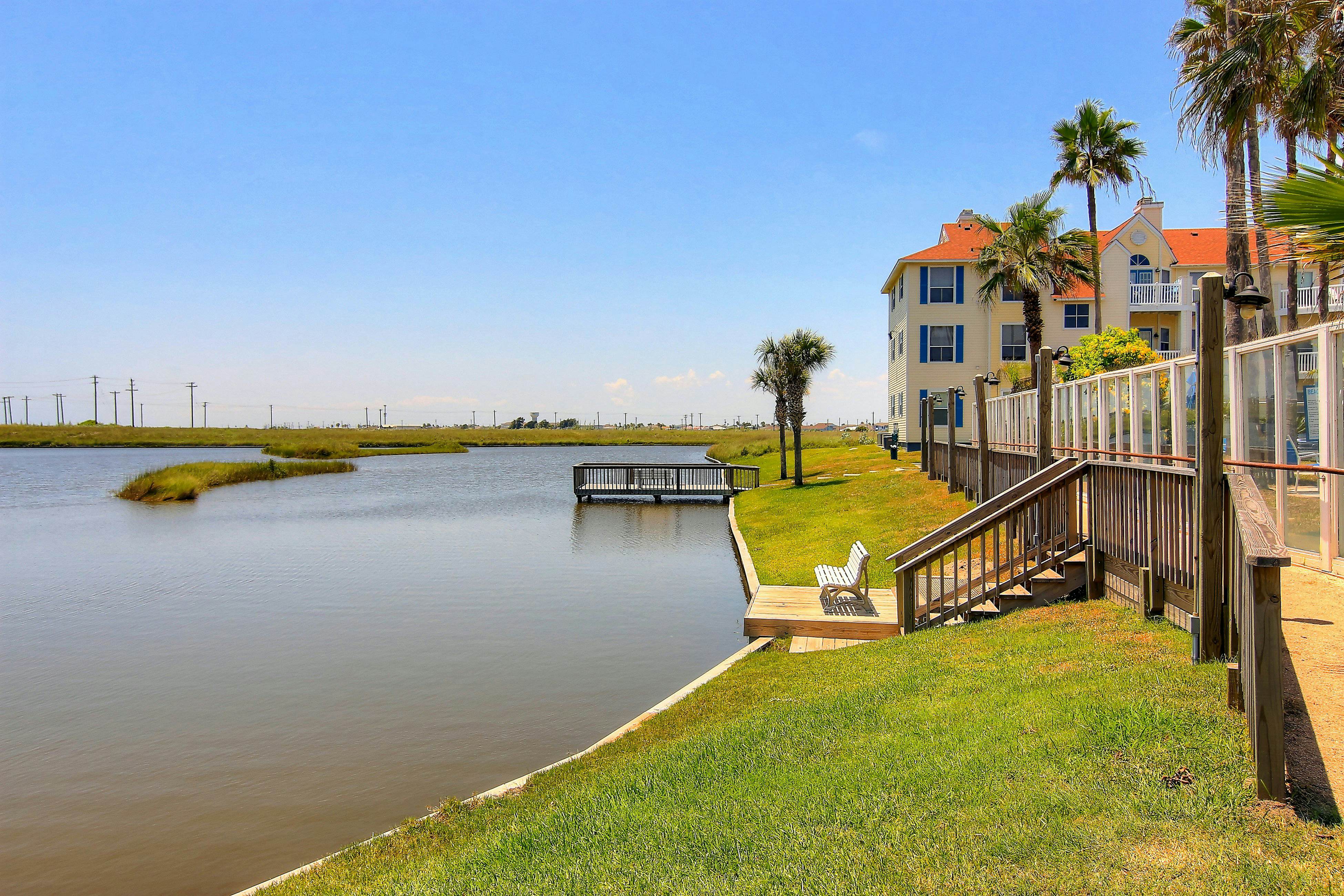 Beach Club - Ocean Breeze Retreat – Island Condo