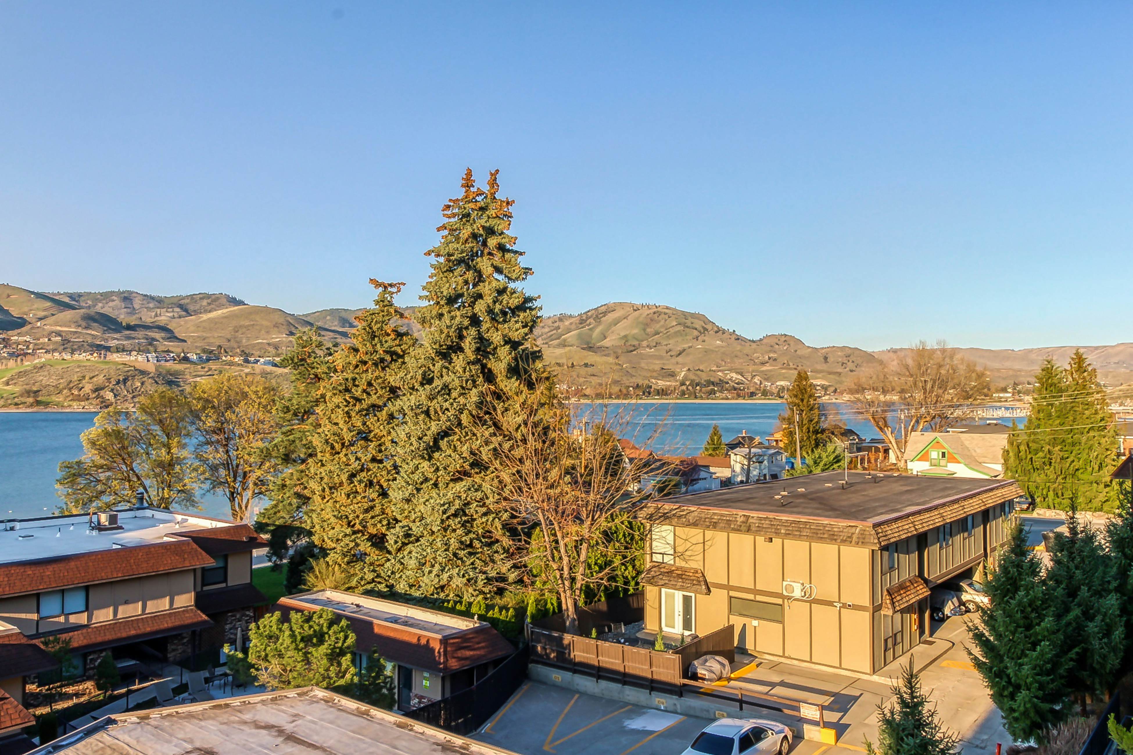 Chelan Resort Suites - Lakeside Serenity #309